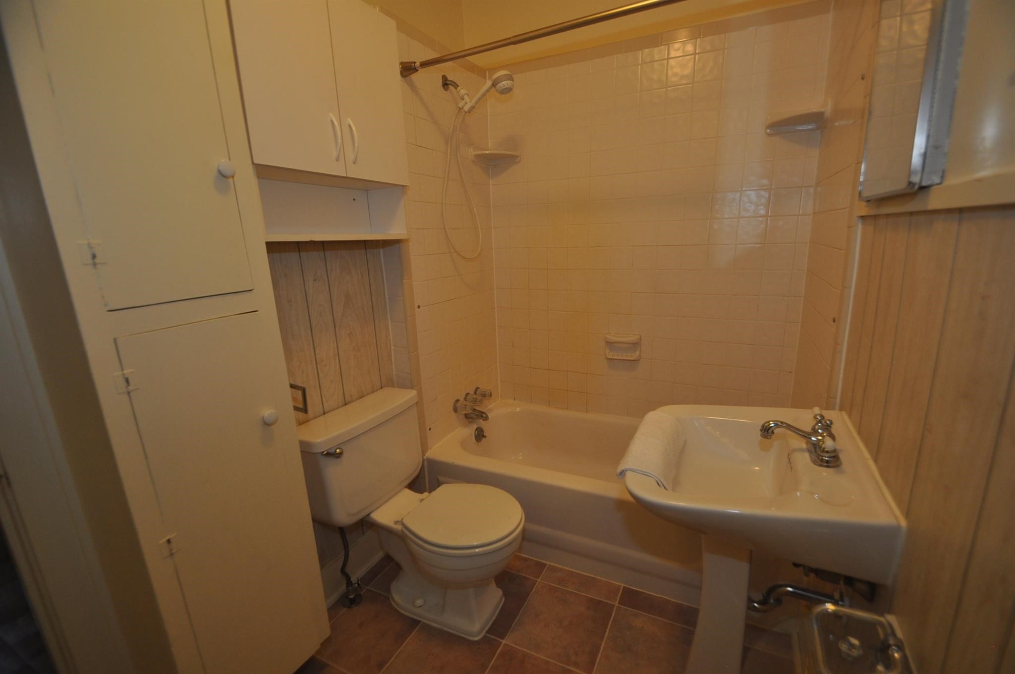 213 E Burress Street Property Photo 9