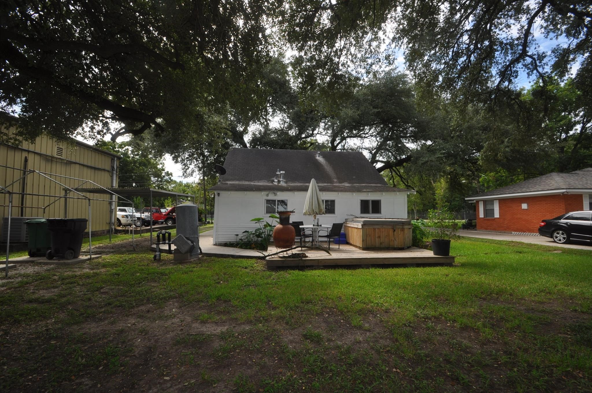 213 E Burress Street Property Photo 13