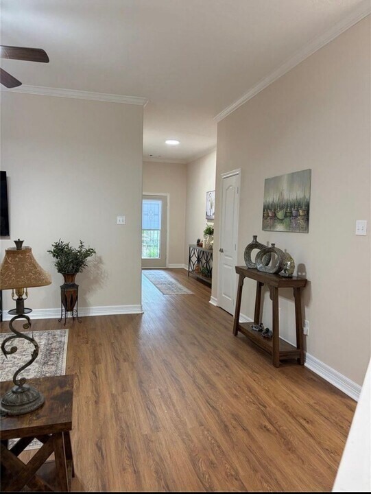 3818 Treasure Island Drive Property Photo 4