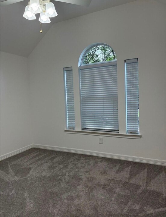 3818 Treasure Island Drive Property Photo 10