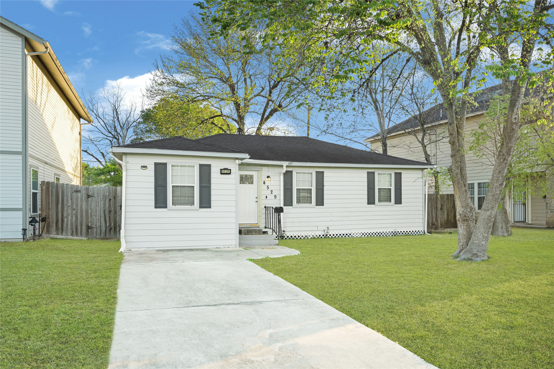 4529 Perry Street Property Photo 1