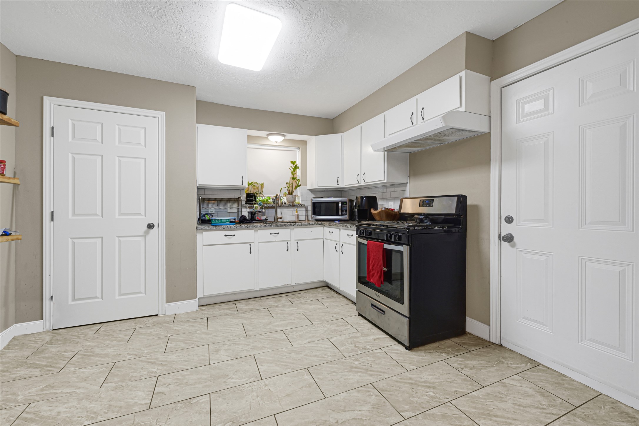 4529 Perry Street Property Photo 7