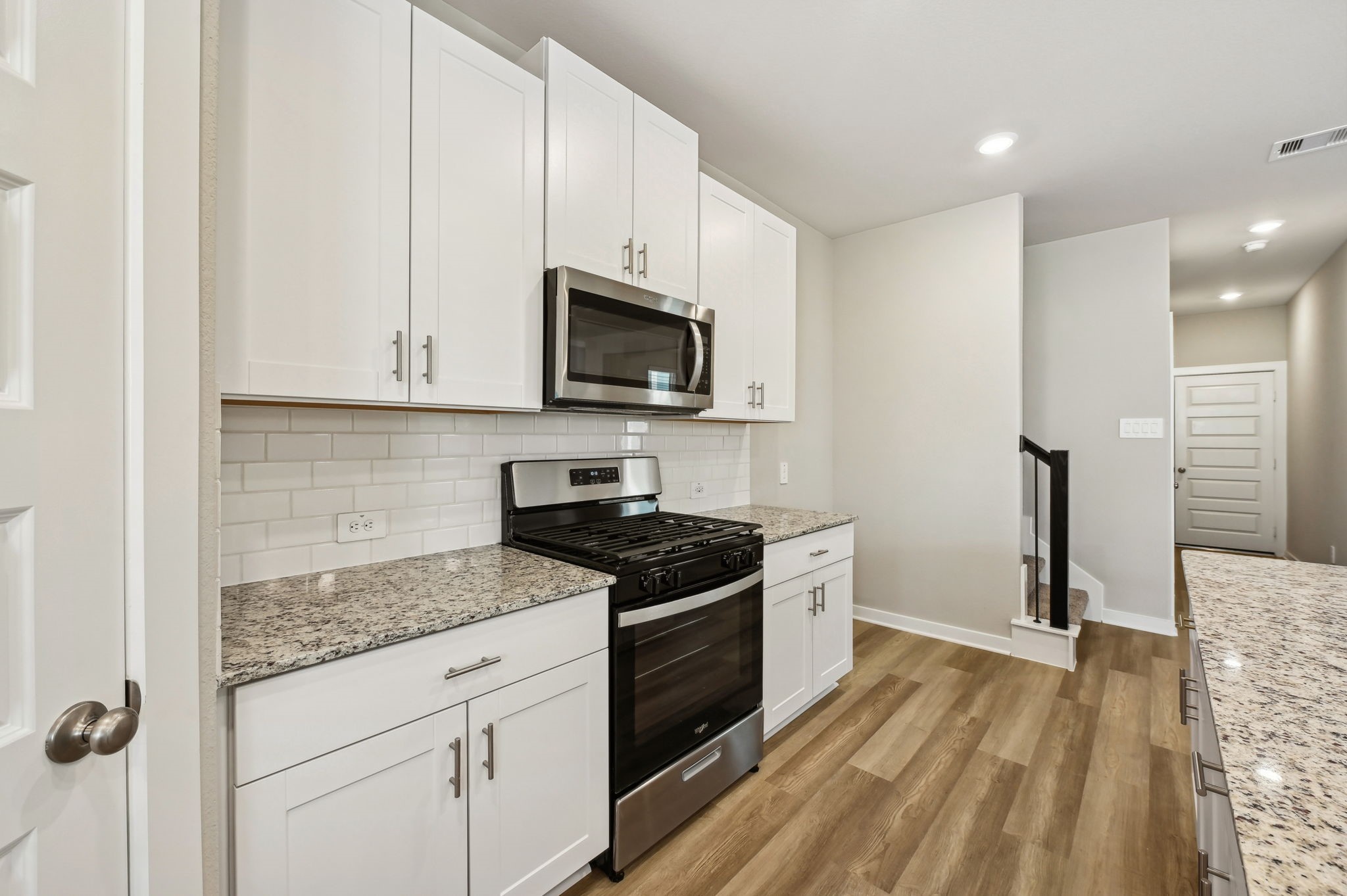 579 Avisa Drive Property Photo 12