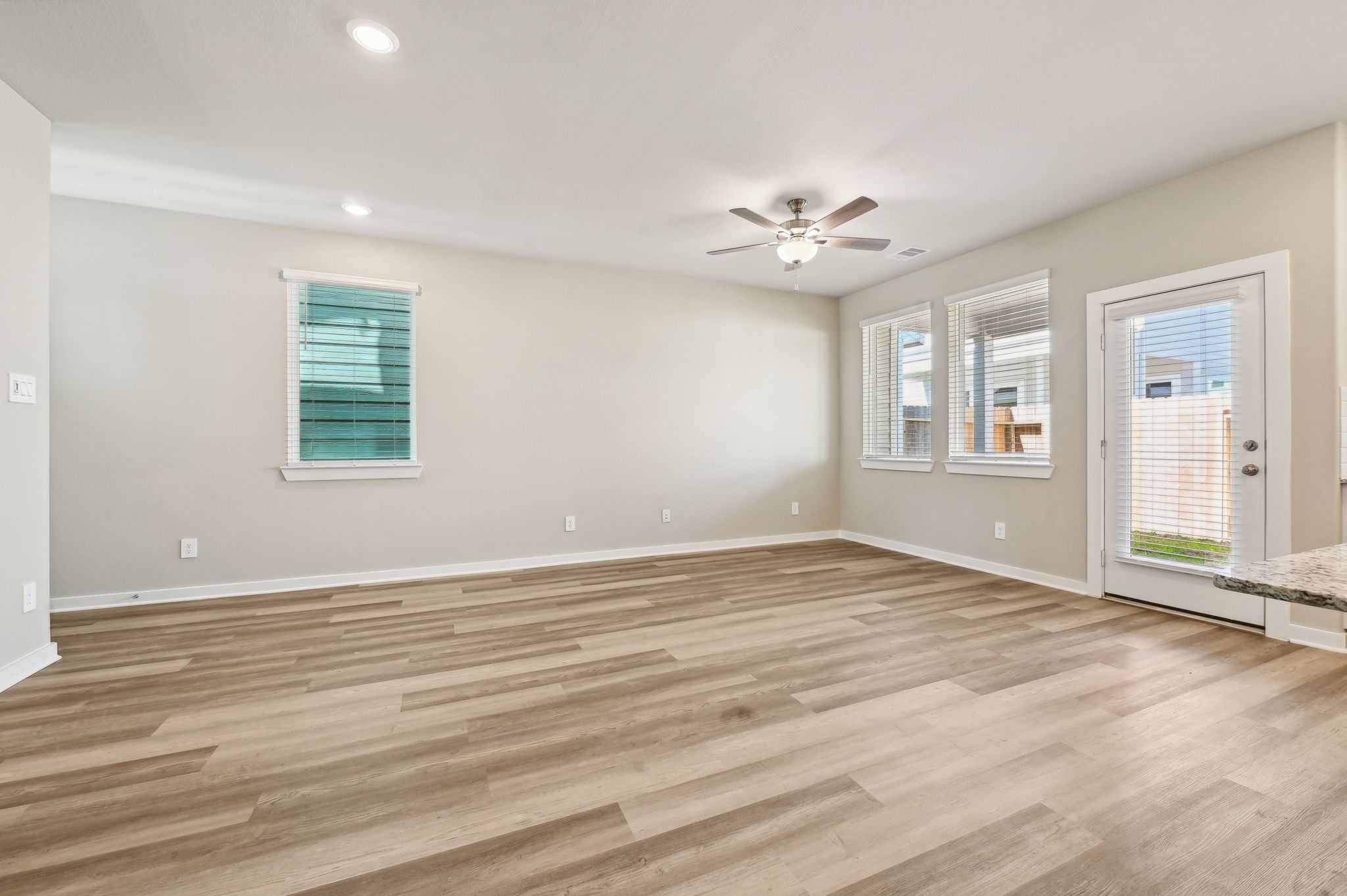 579 Avisa Drive Property Photo 14