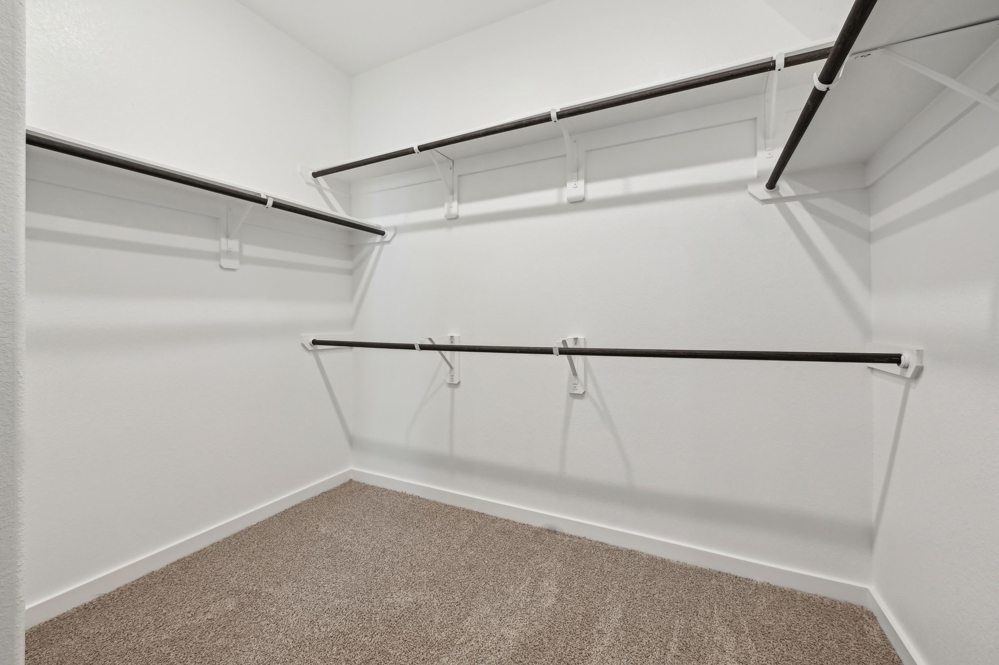 579 Avisa Drive Property Photo 26