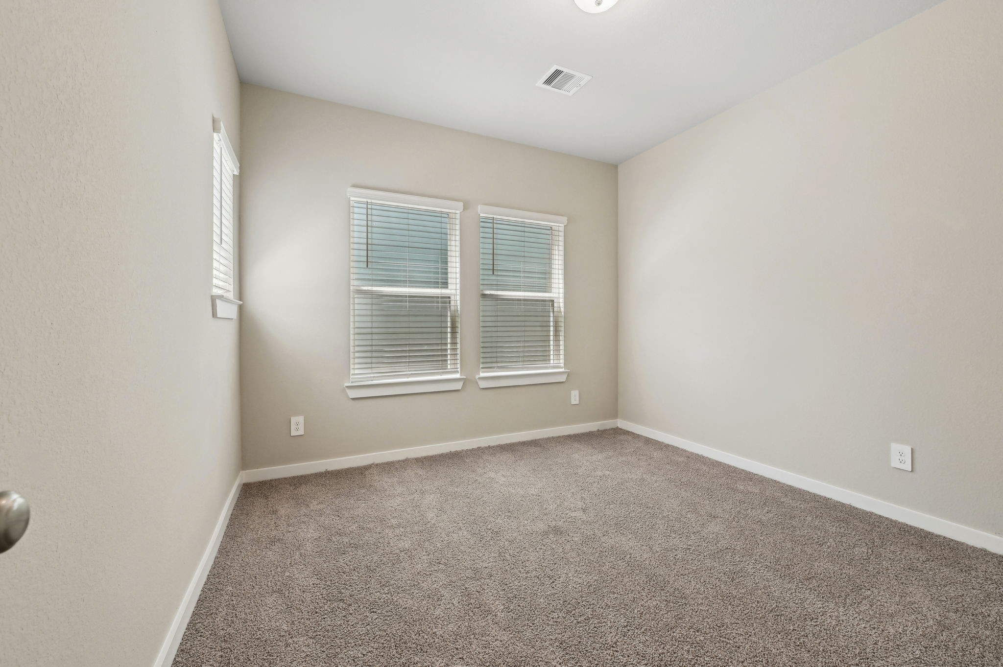 579 Avisa Drive Property Photo 27