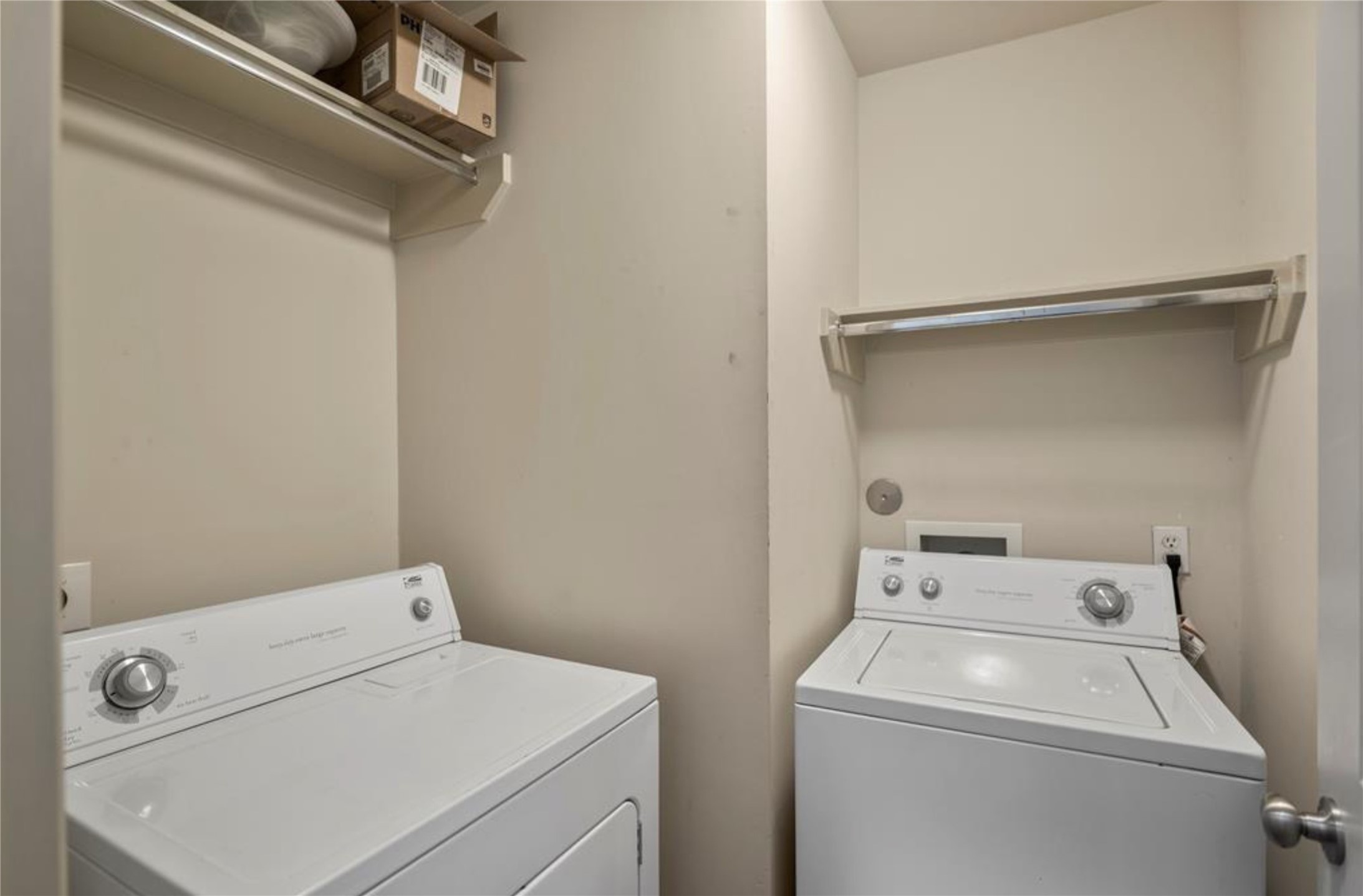 2816 Leeland Street Property Photo 20