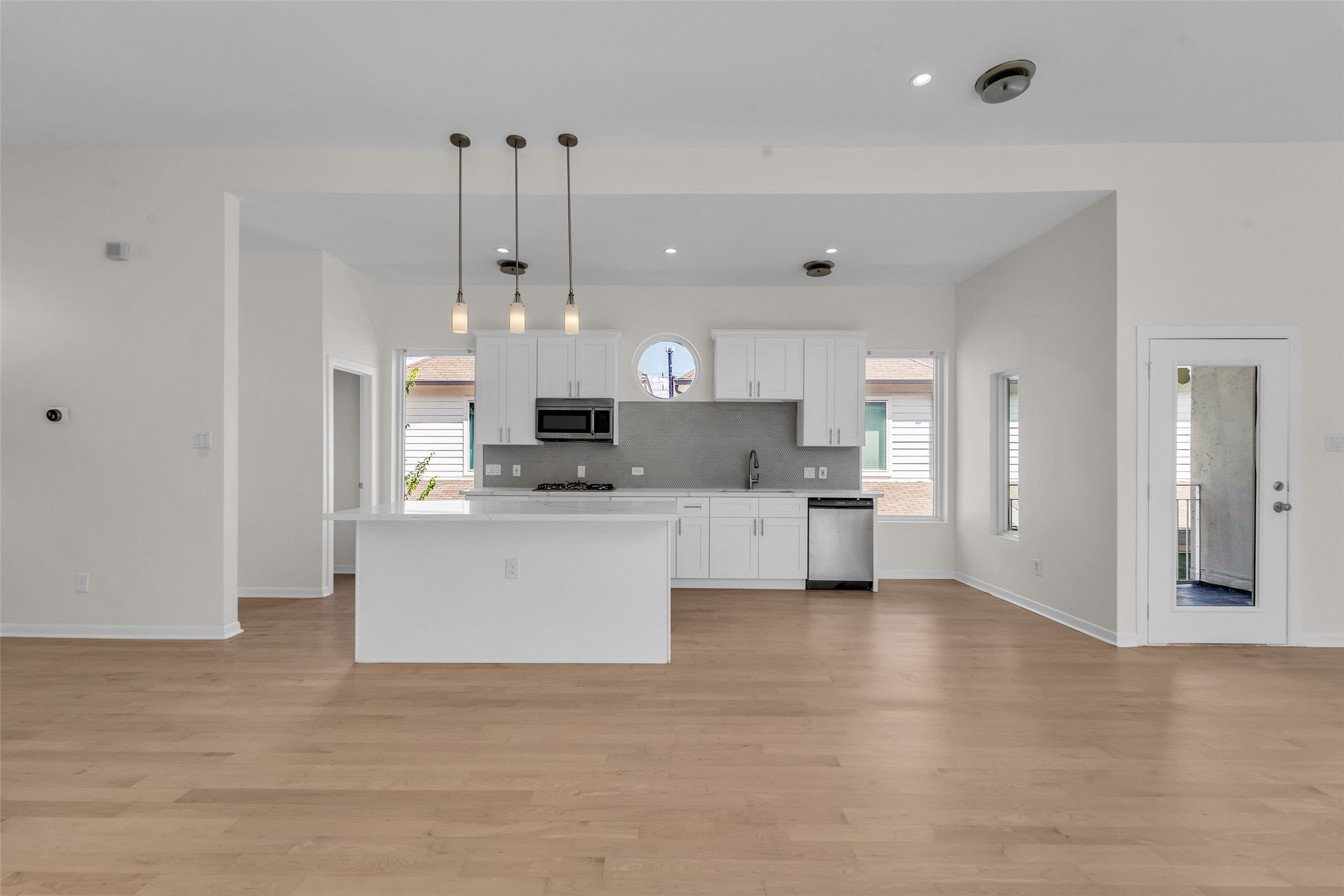 5632 Kiam Street C Property Photo 6
