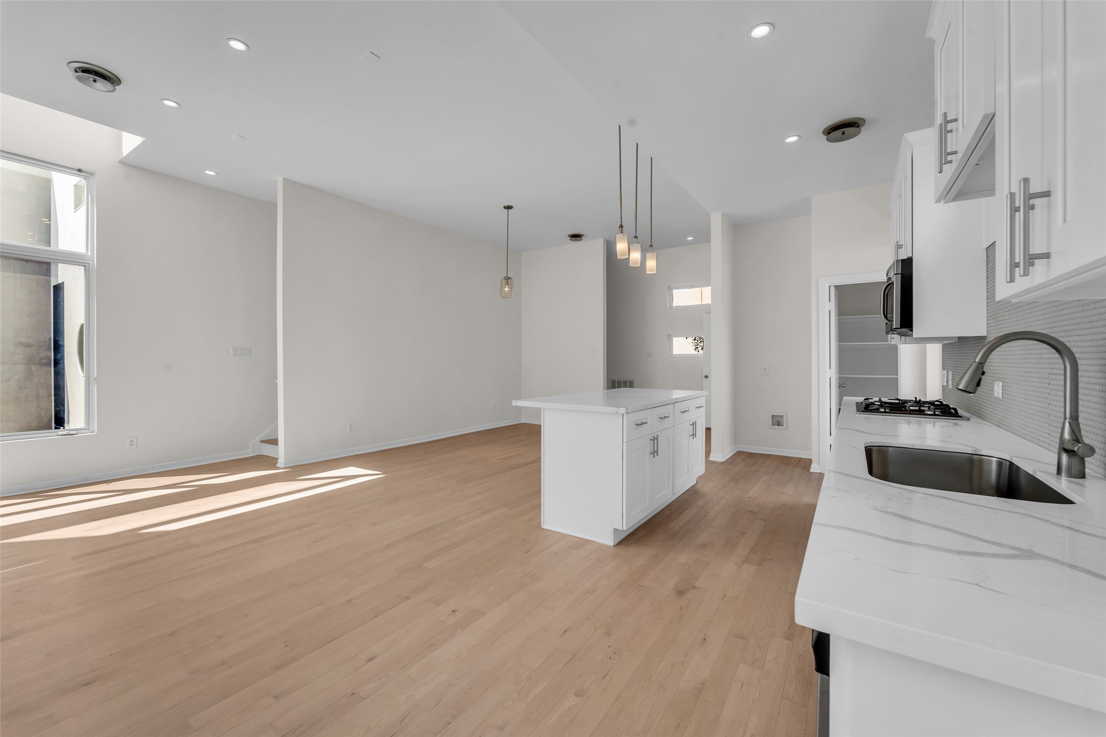 5632 Kiam Street C Property Photo 8