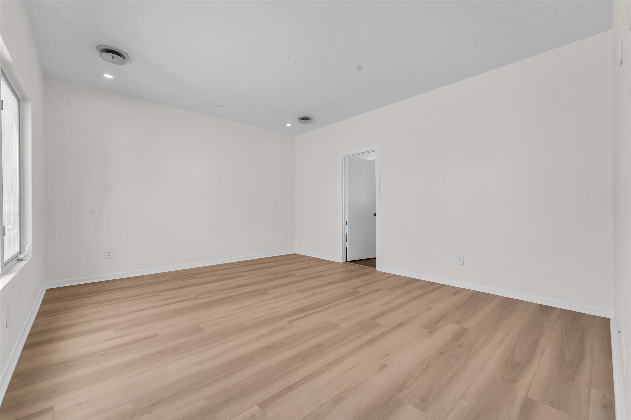 5632 Kiam Street C Property Photo 16
