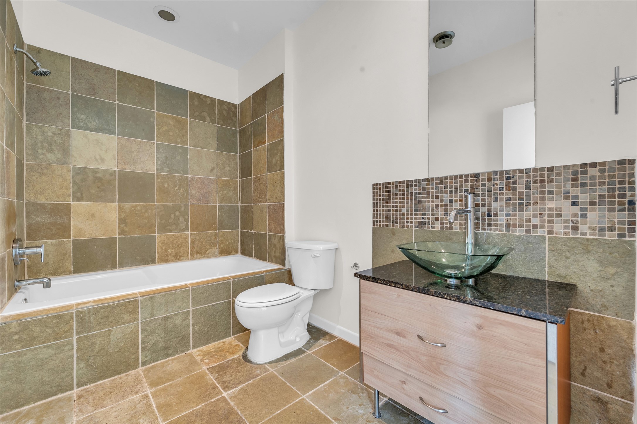 5632 Kiam Street C Property Photo 27