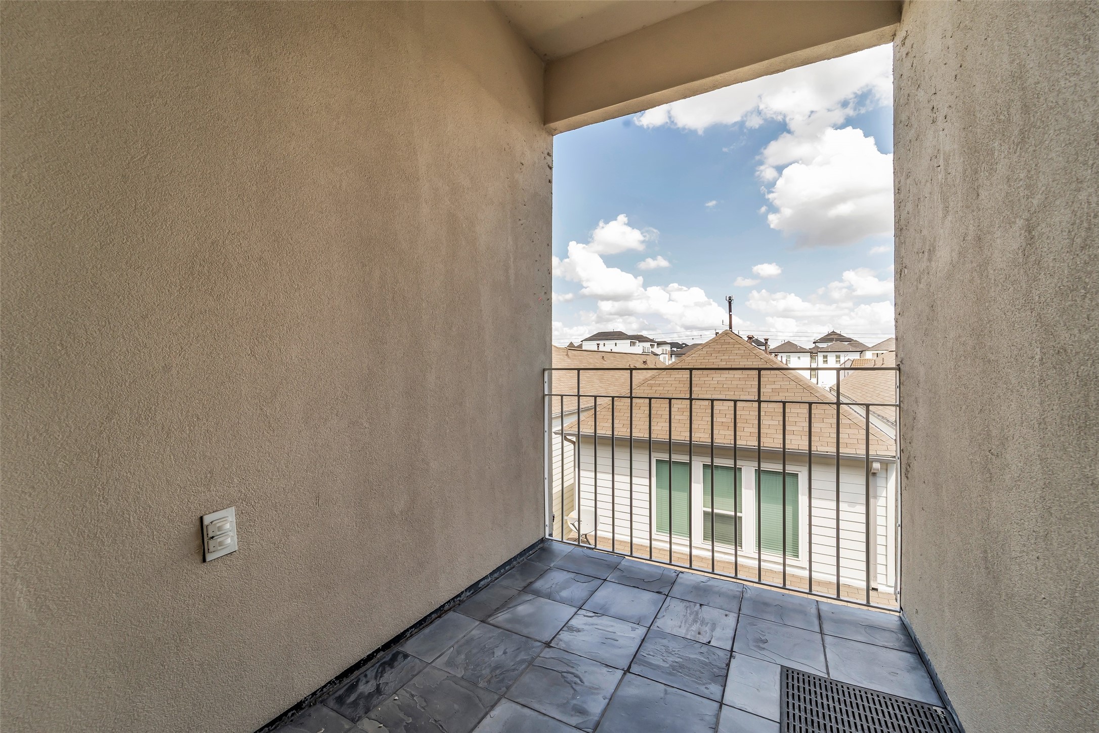 5632 Kiam Street C Property Photo 28