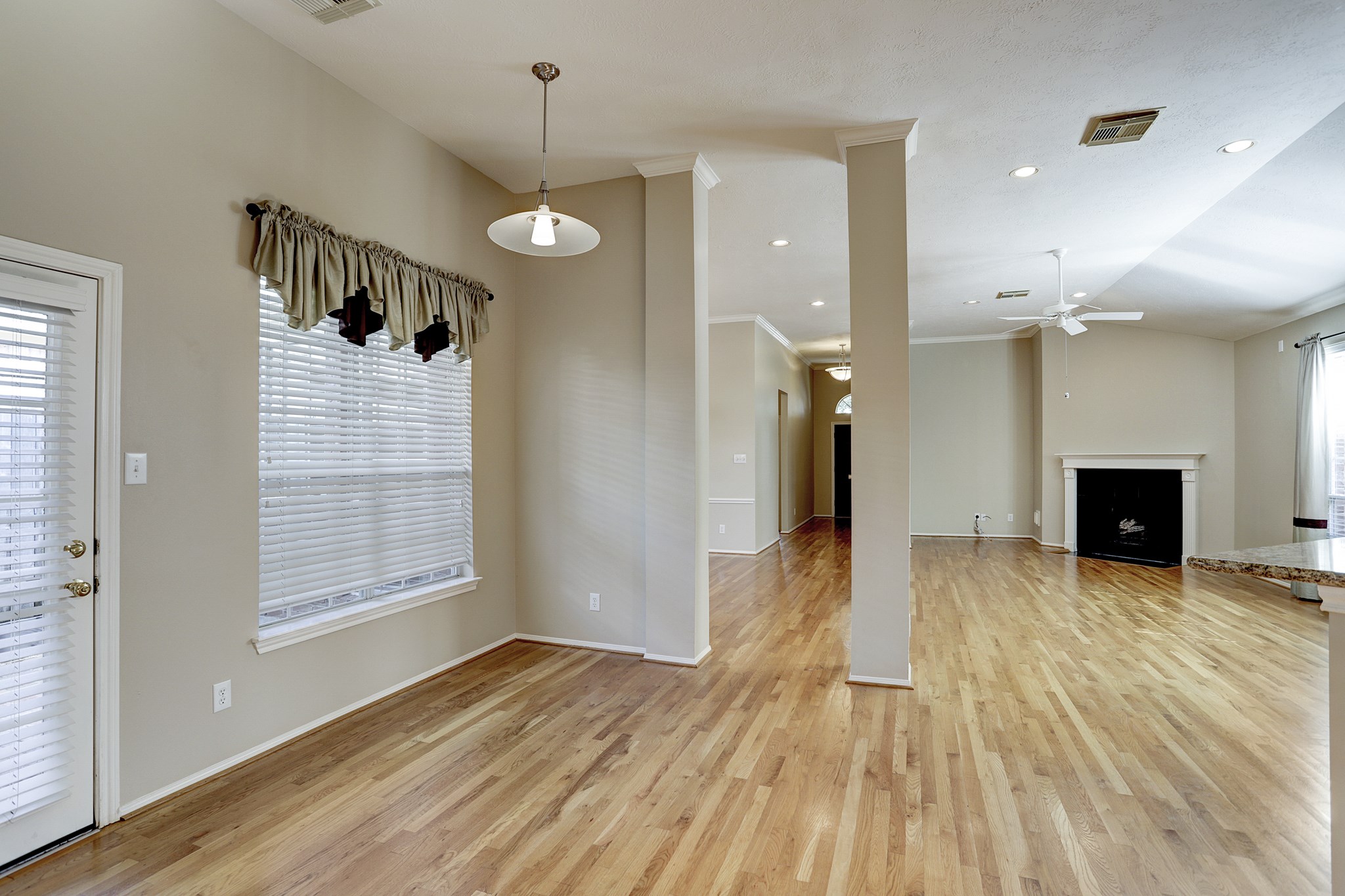 9907 Kemp Forest Drive Property Photo 6