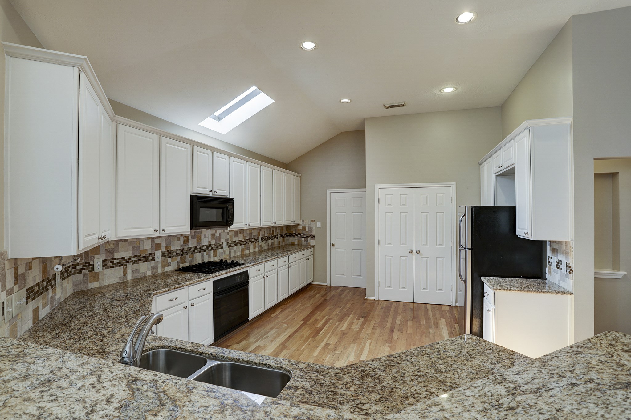 9907 Kemp Forest Drive Property Photo 9