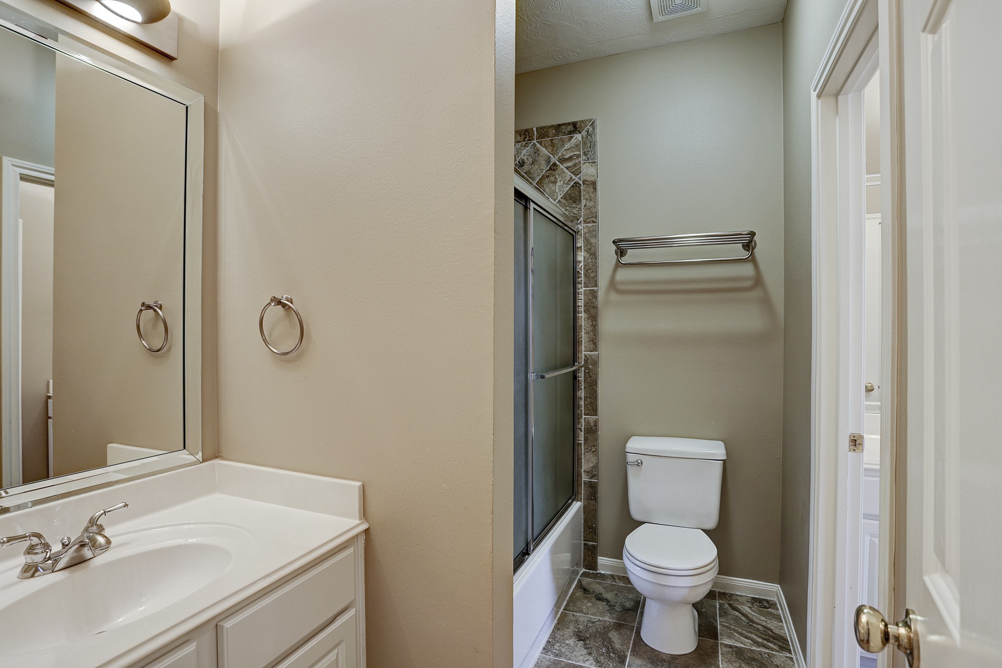 9907 Kemp Forest Drive Property Photo 13