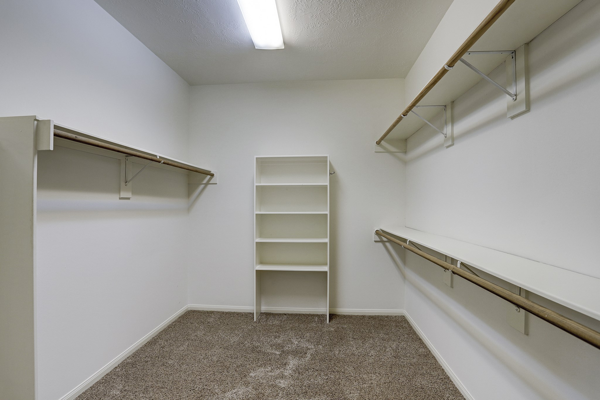 9907 Kemp Forest Drive Property Photo 17