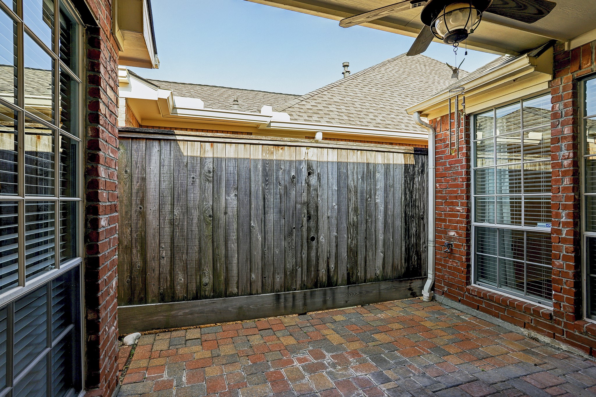 9907 Kemp Forest Drive Property Photo 18