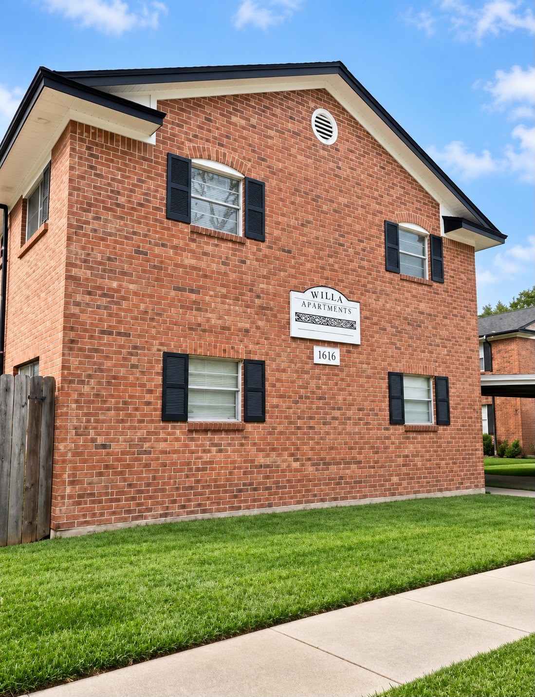 404 S Hood Street Property Photo 1