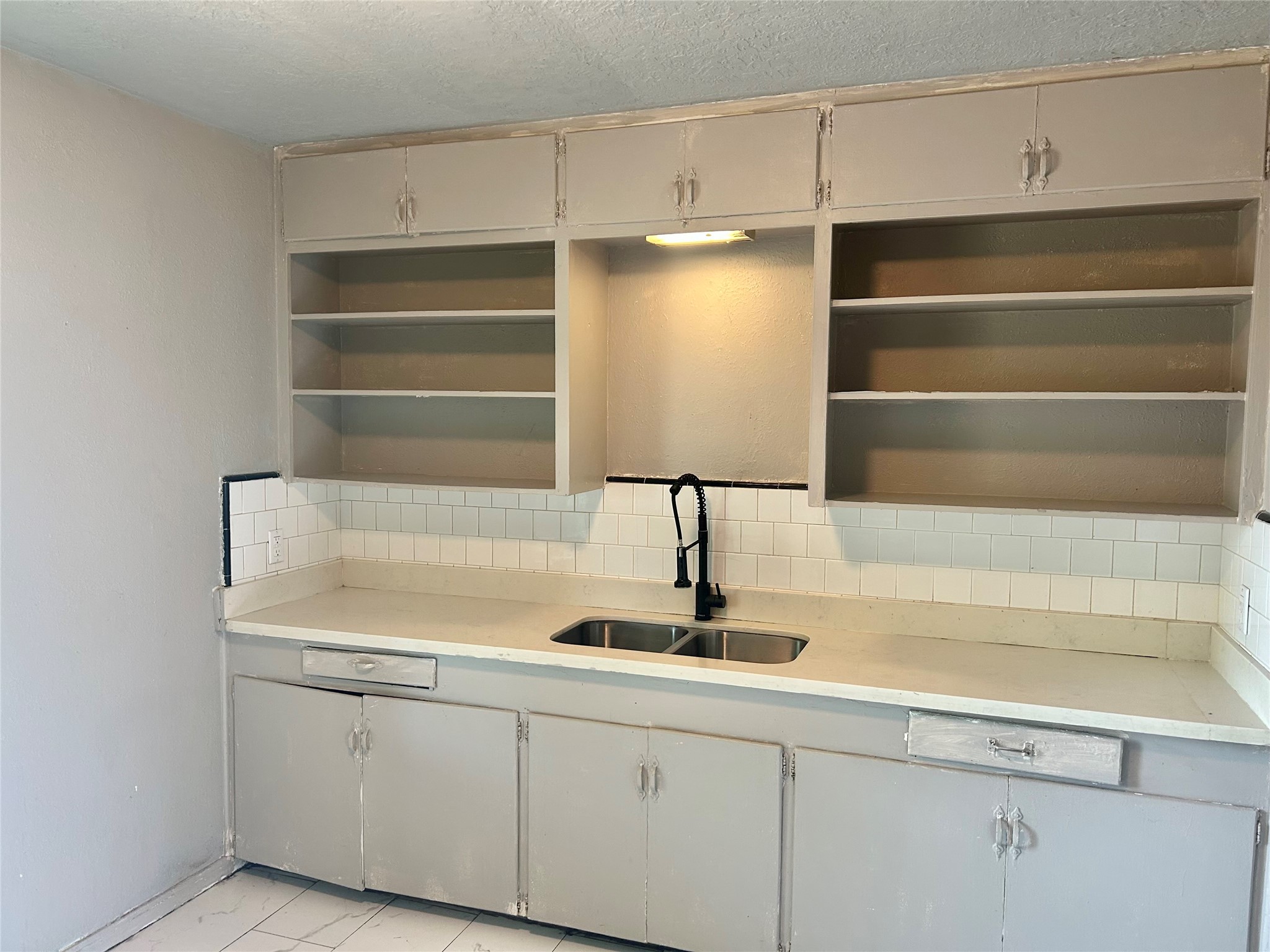 605 E Hunnicutt Street C Property Photo 4