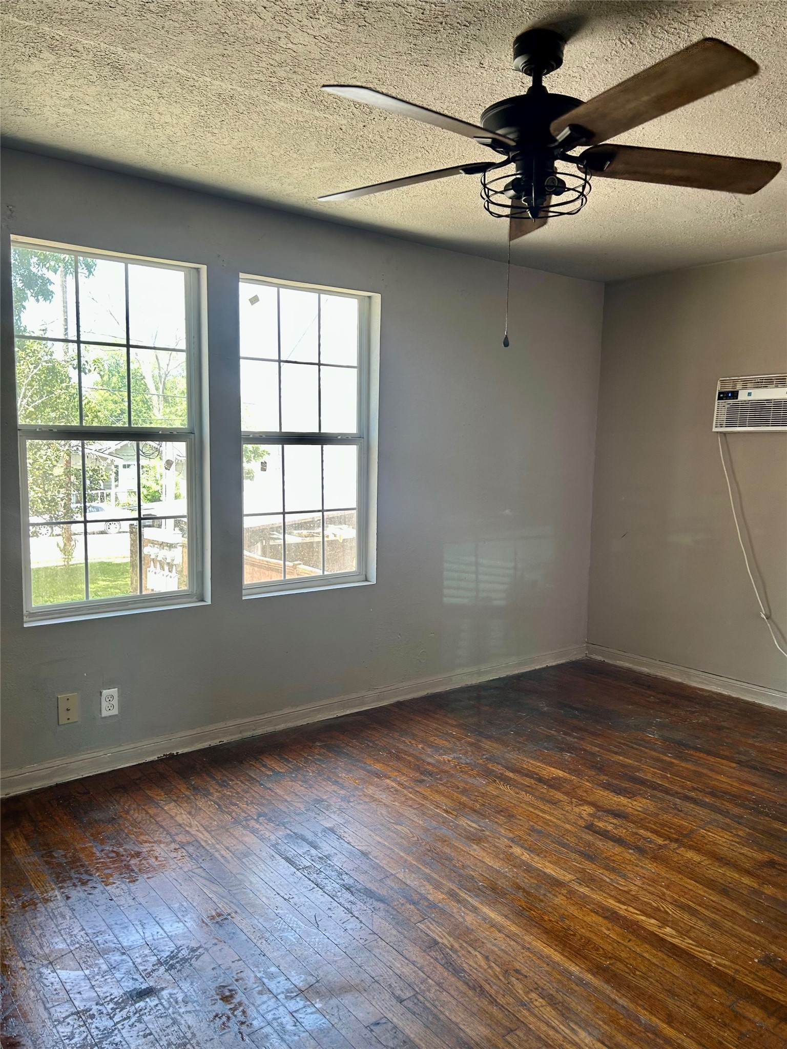605 E Hunnicutt Street C Property Photo 6