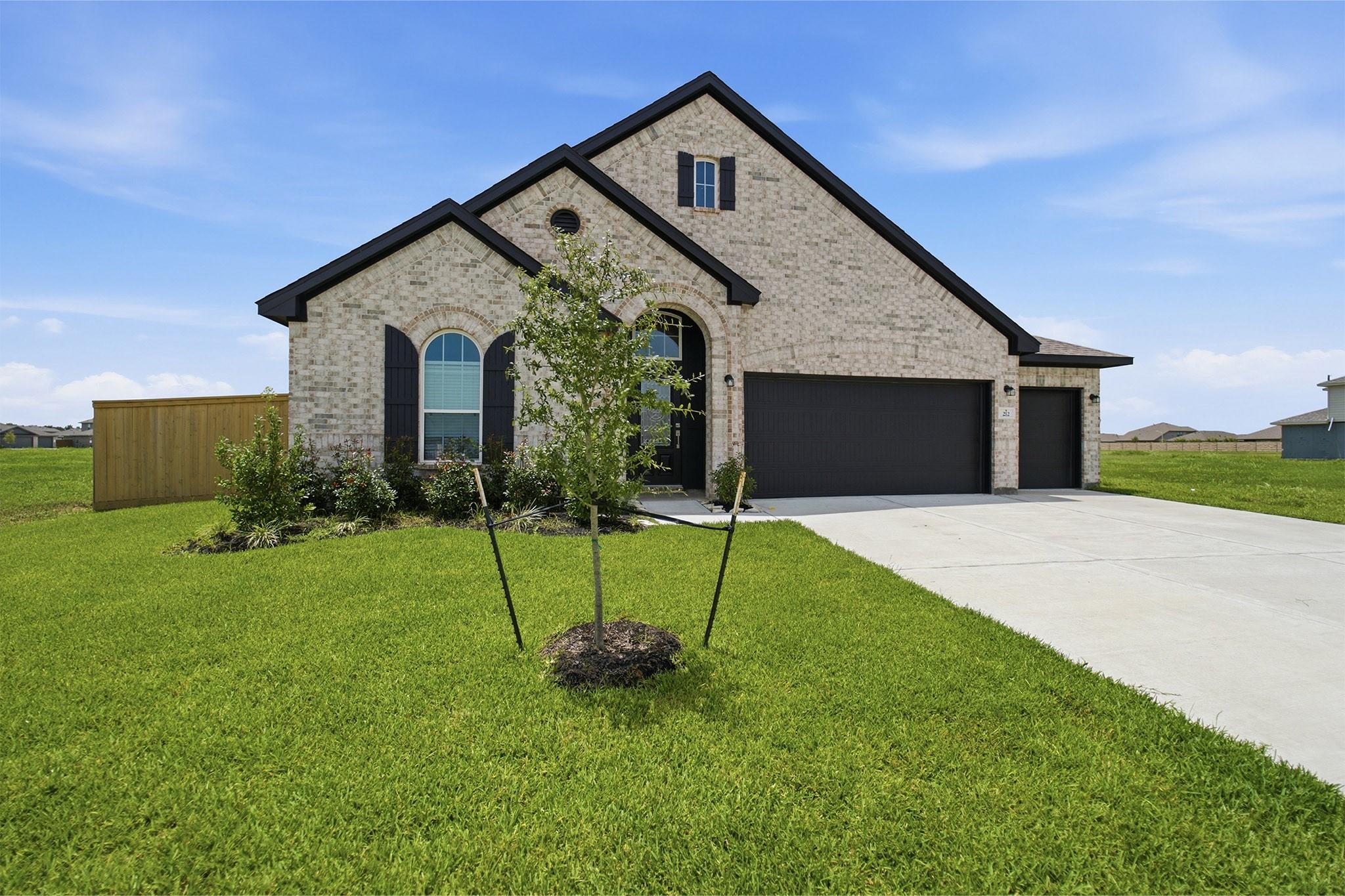 212 San Marcos Trail, Dayton Tx 77535 Property Photo 3