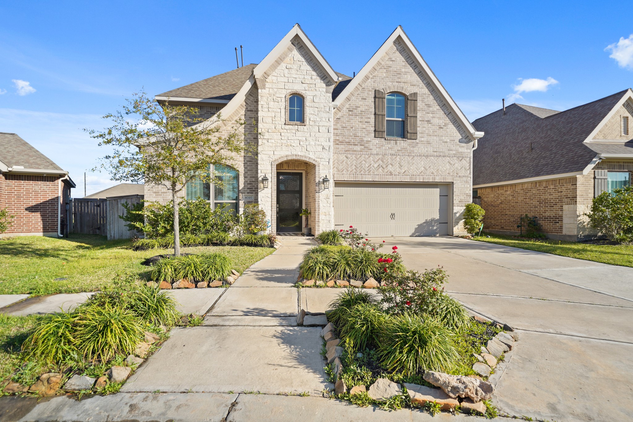 8707 Oak Springs Drive Property Photo