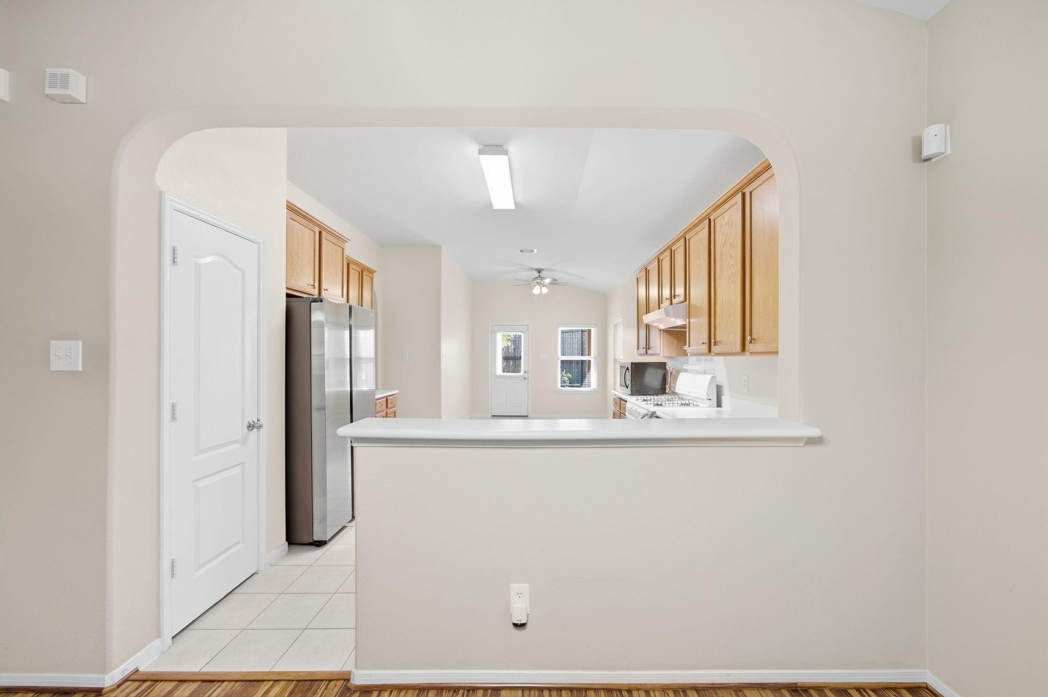 611 E Newport Bend Property Photo 14