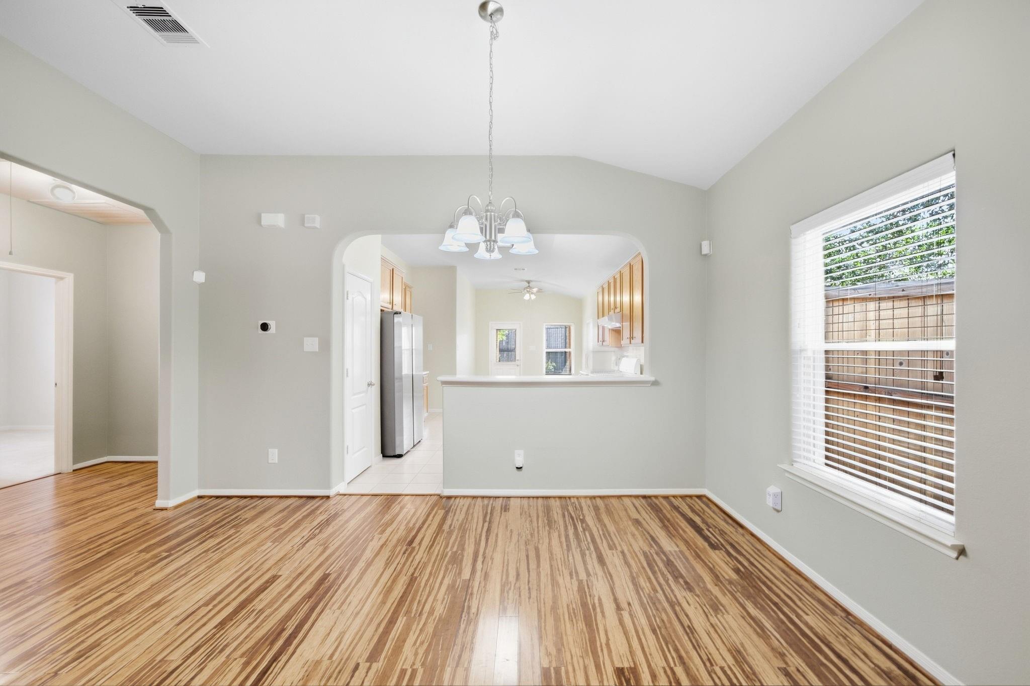 611 E Newport Bend Property Photo 18