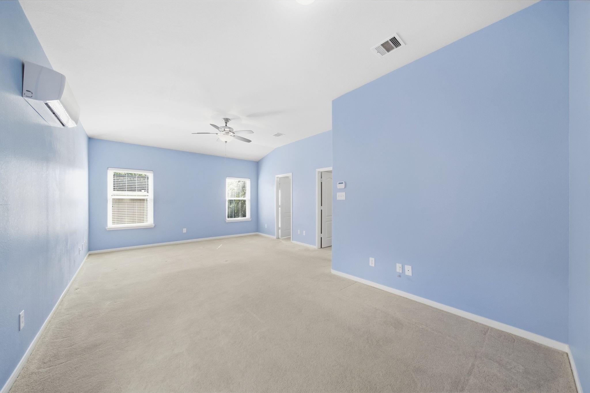611 E Newport Bend Property Photo 20