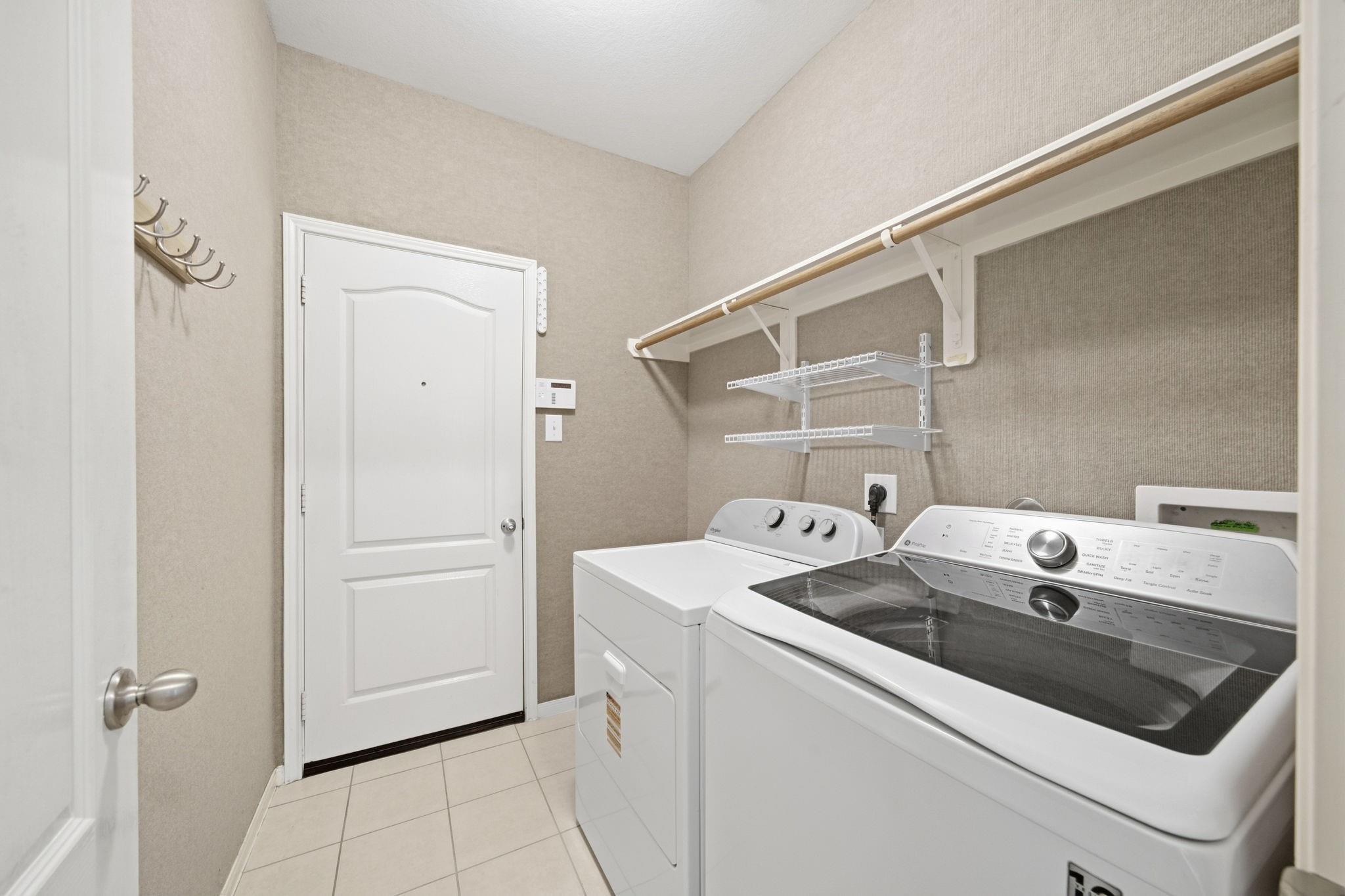611 E Newport Bend Property Photo 30