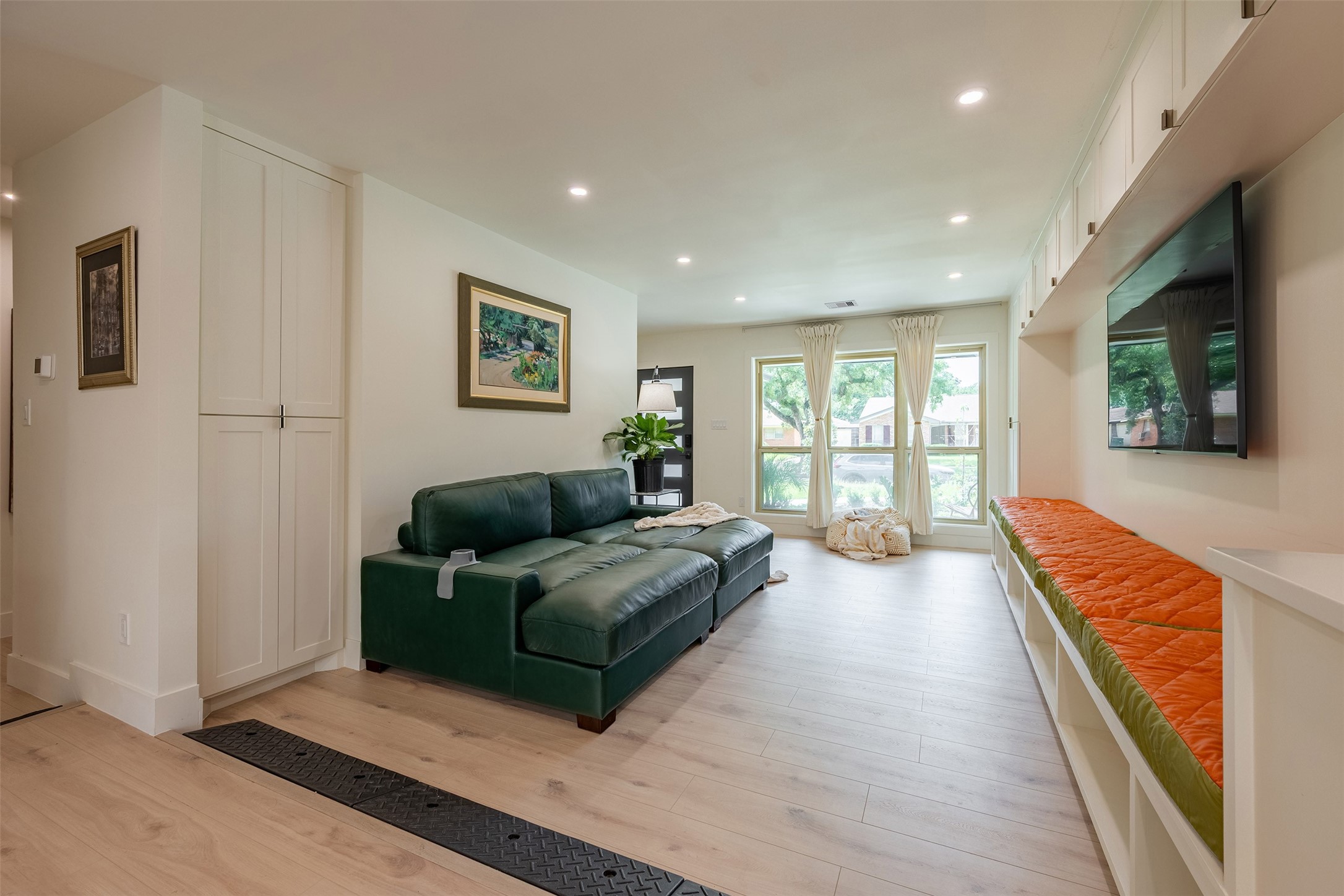 5326 Carew Street Property Photo 6