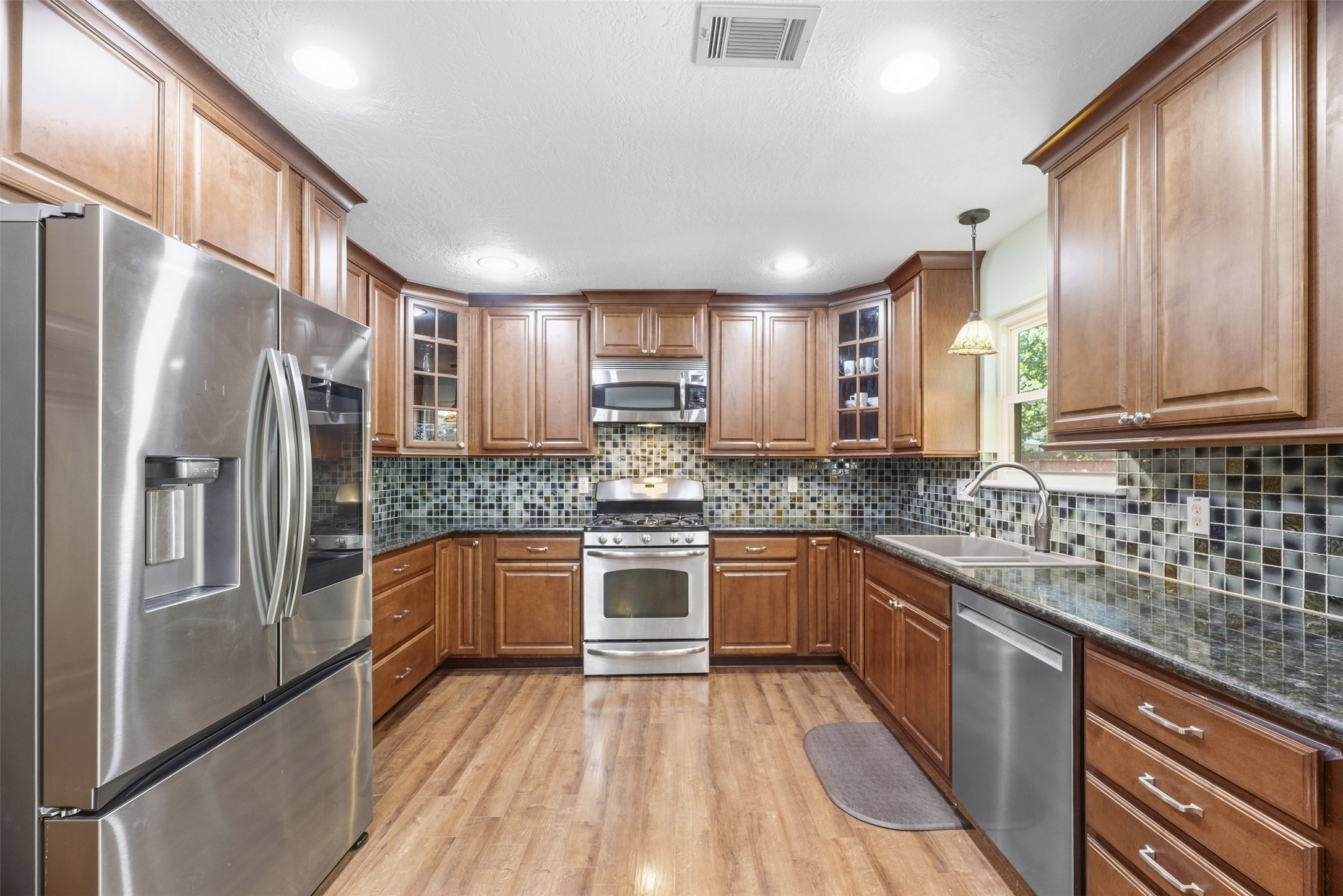 21690 Tan Oak Court Property Photo 8