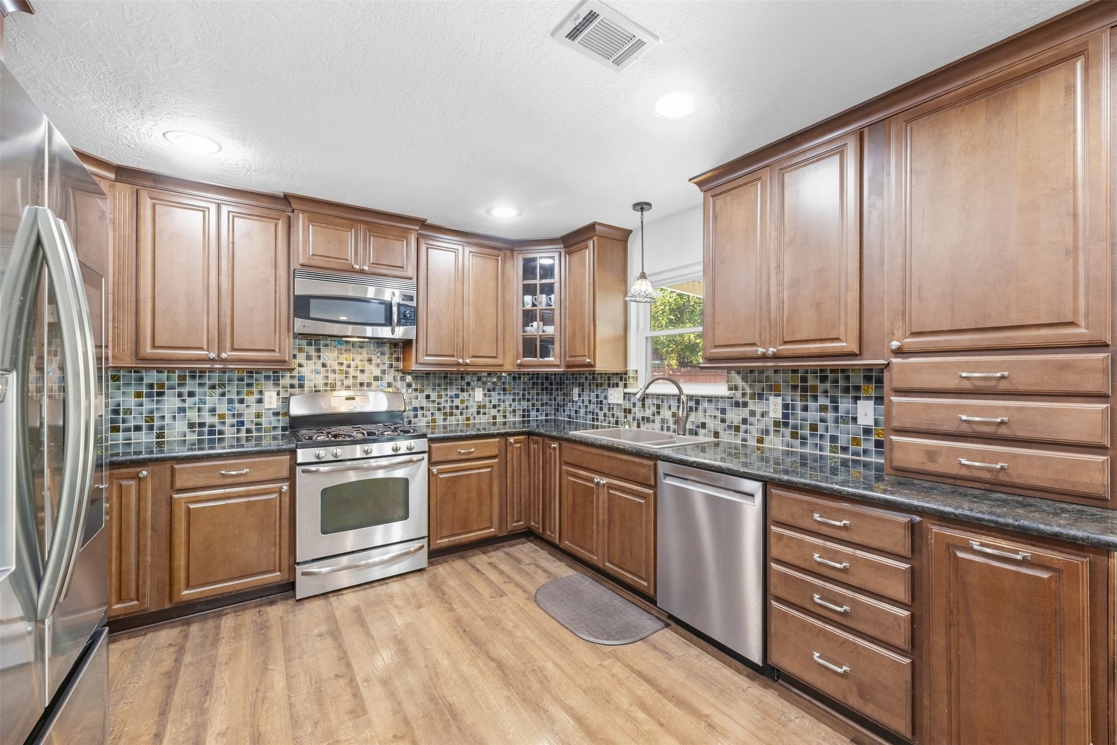 21690 Tan Oak Court Property Photo 9