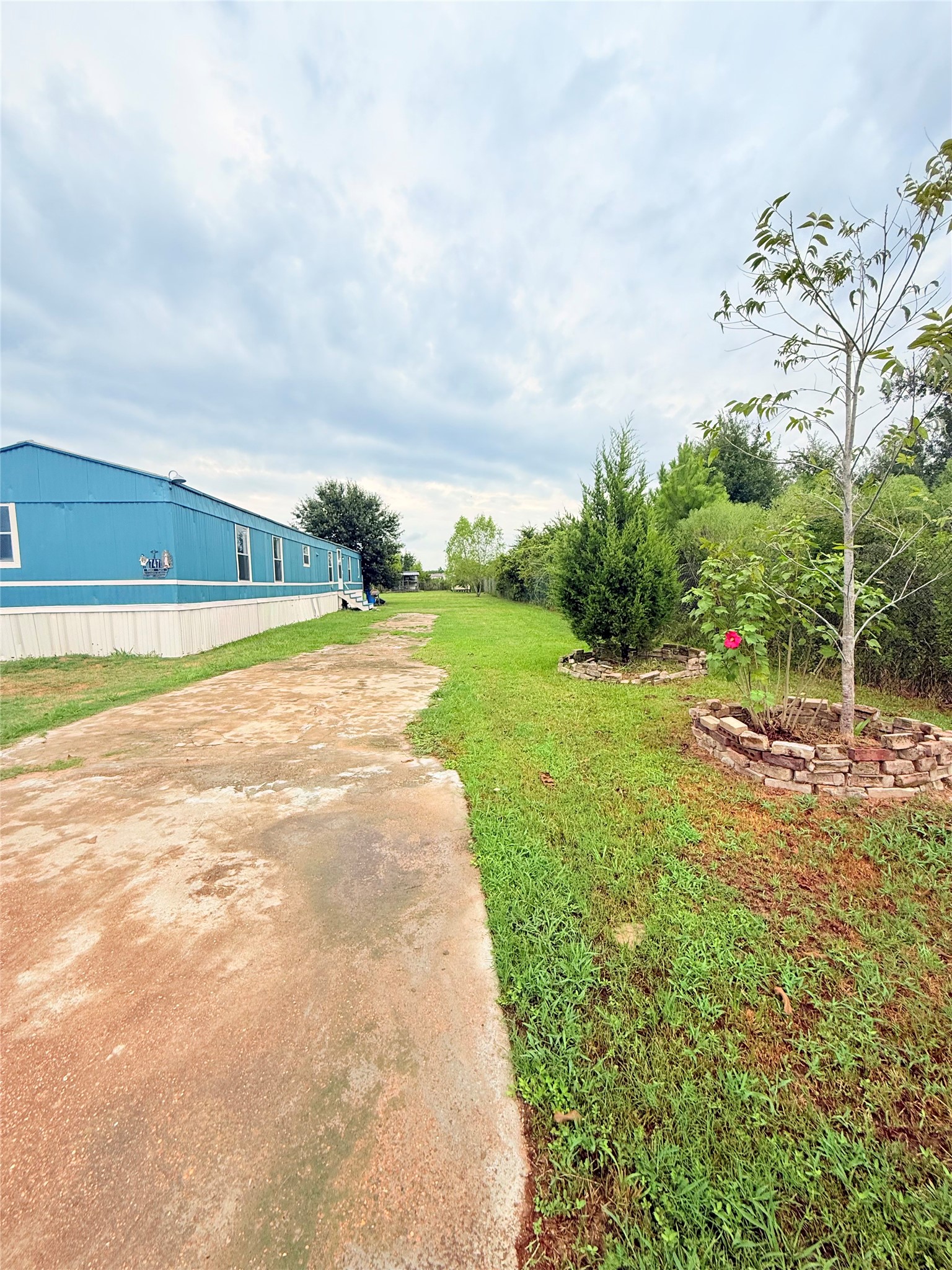747 Road 5210 Property Photo 2