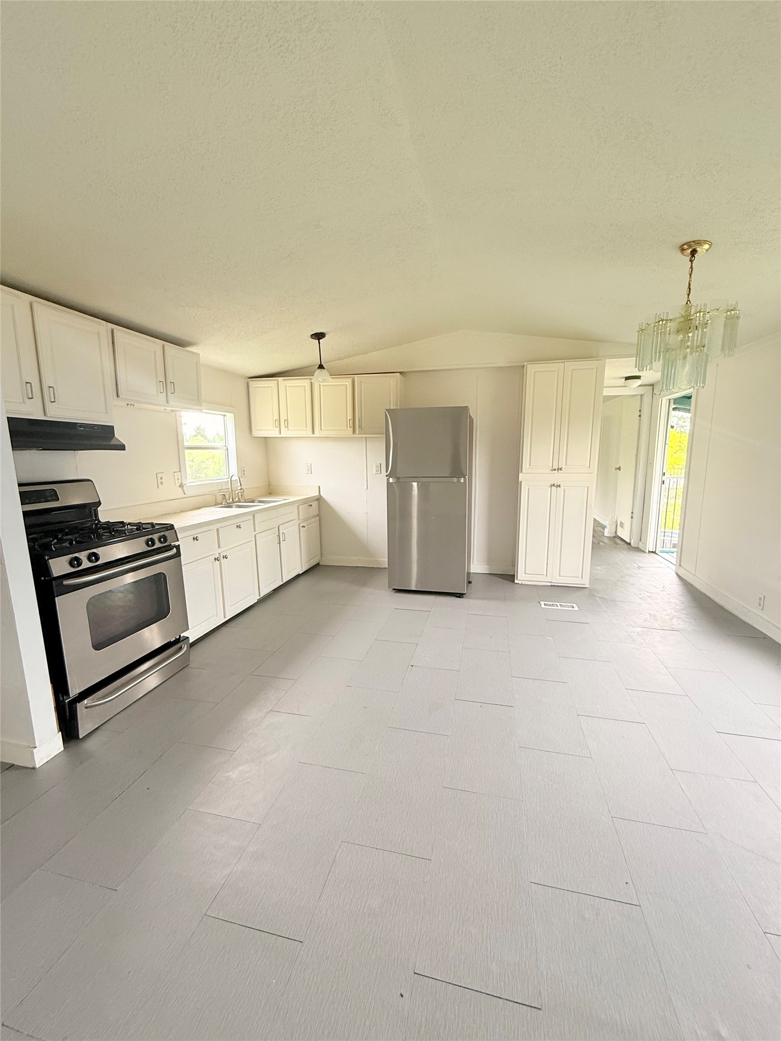 747 Road 5210 Property Photo 8