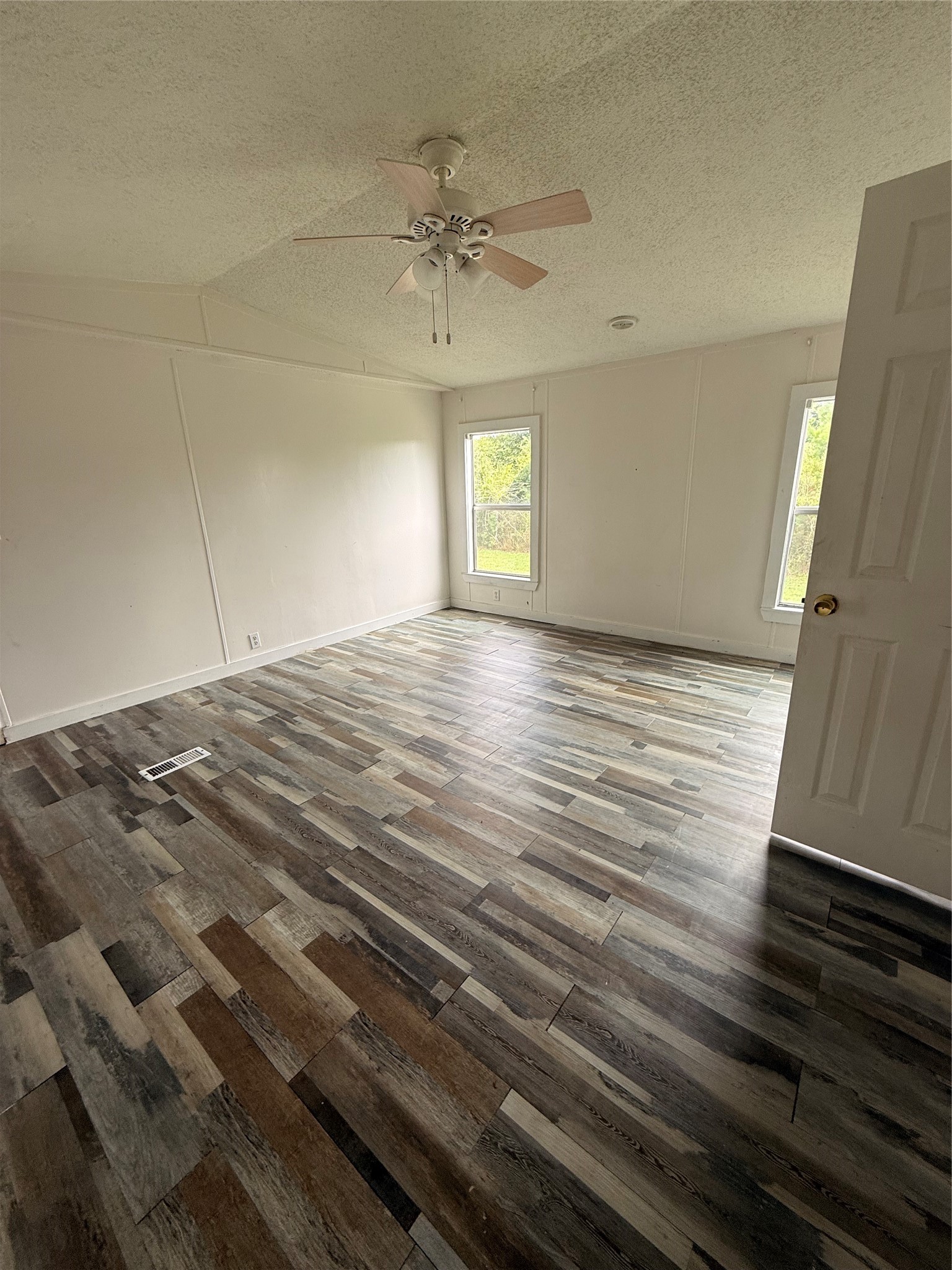 747 Road 5210 Property Photo 13