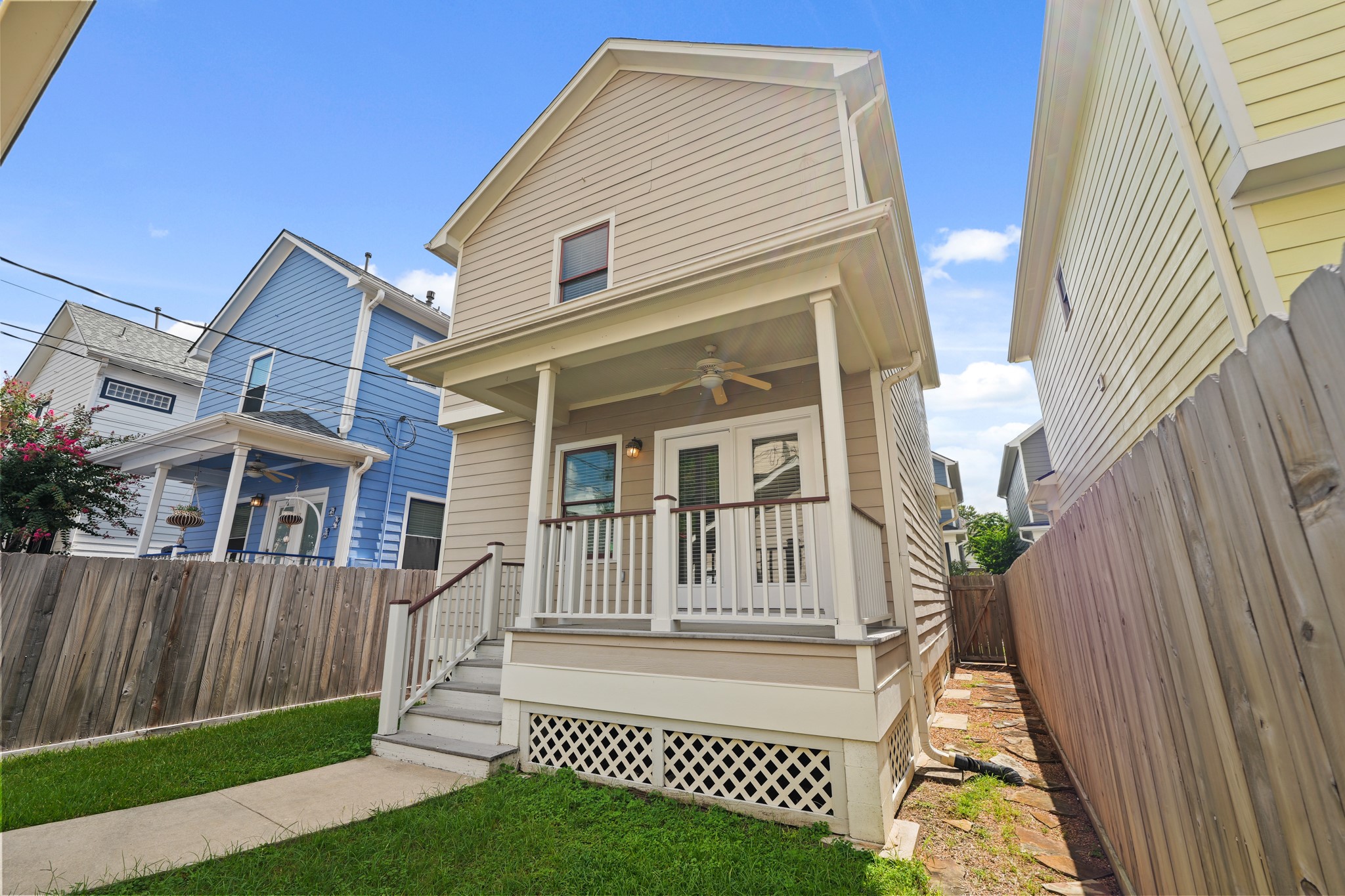 1053 W 16th Street Property Photo 7