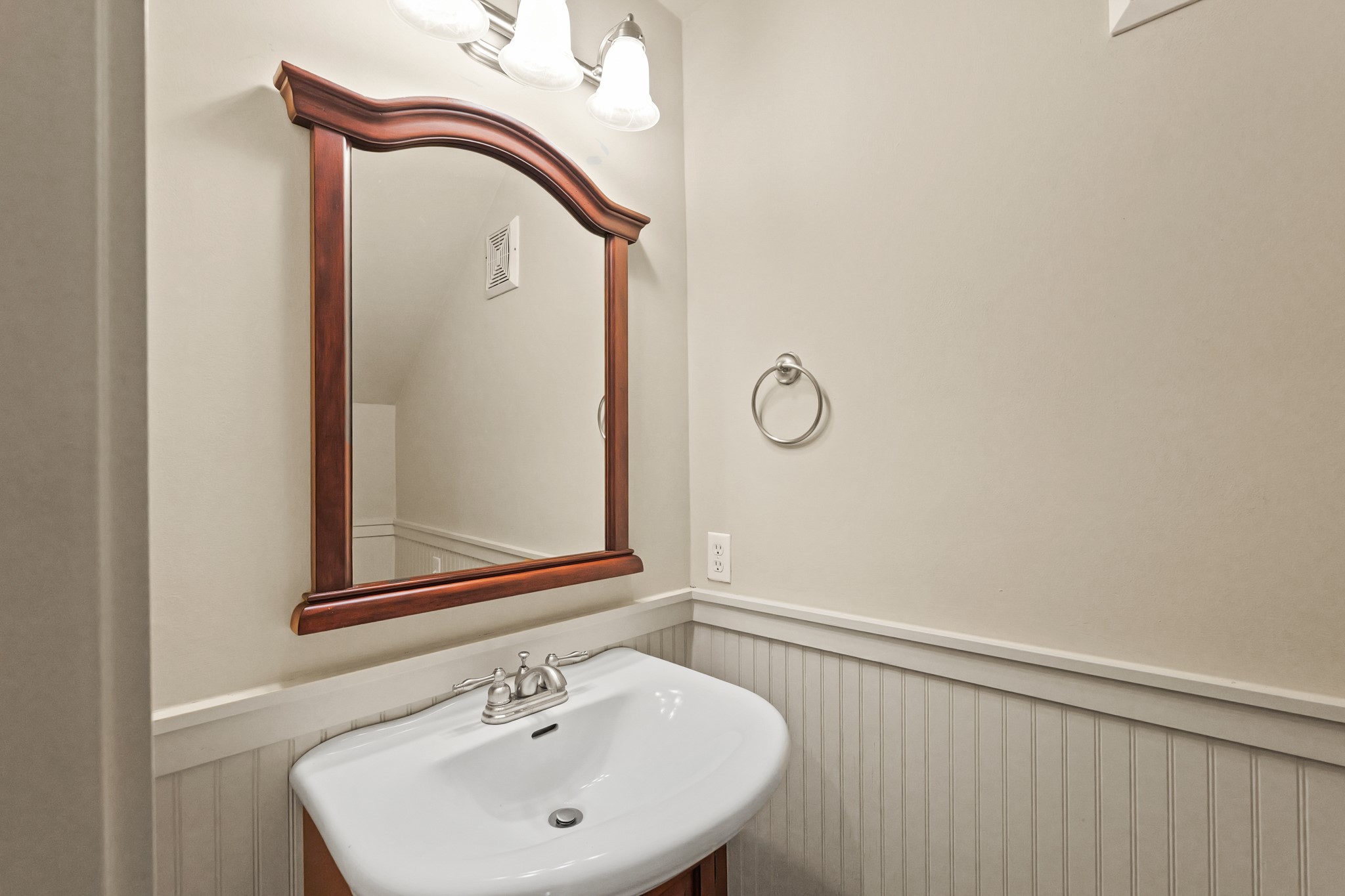 1053 W 16th Street Property Photo 18