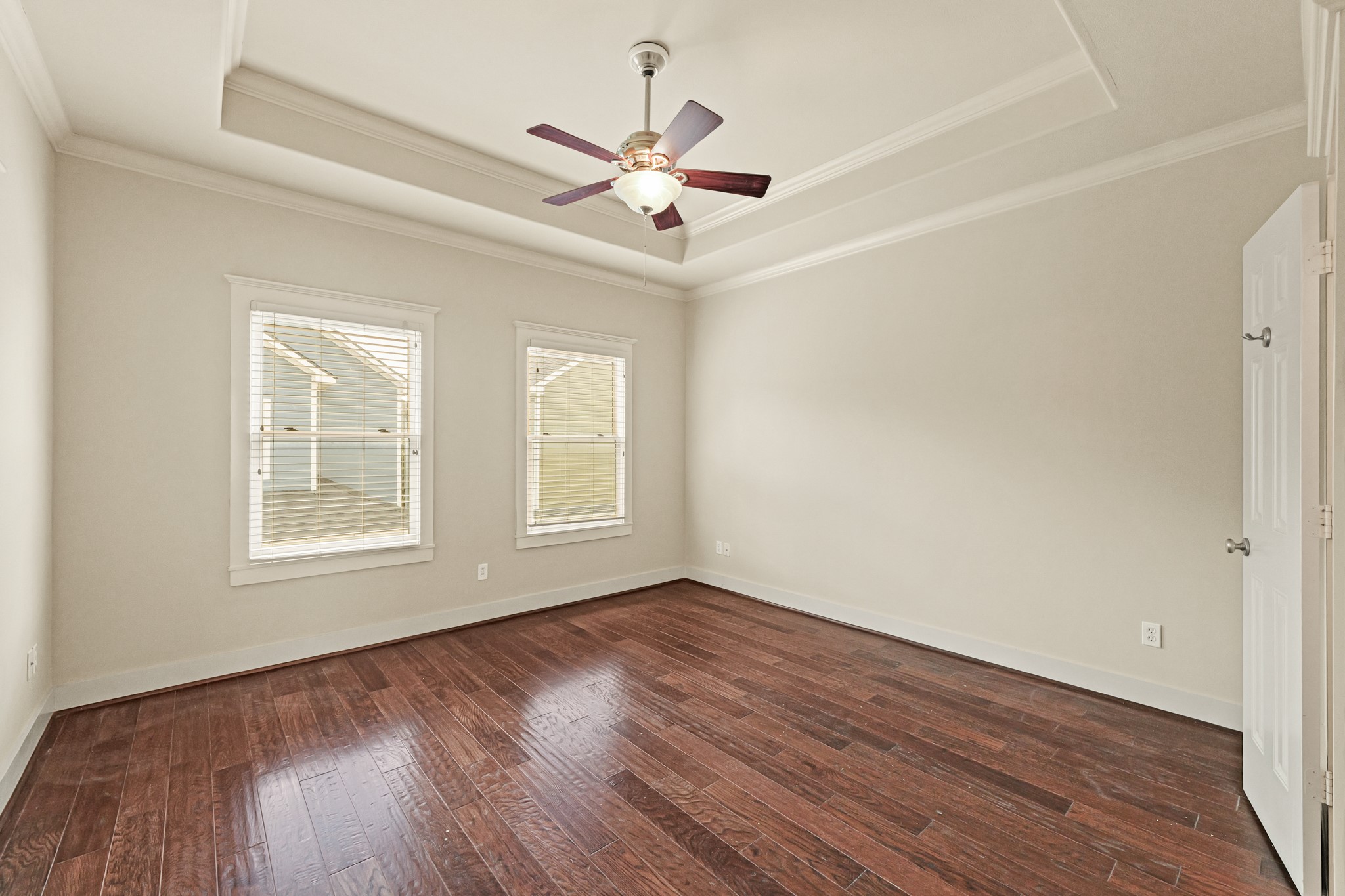 1053 W 16th Street Property Photo 20