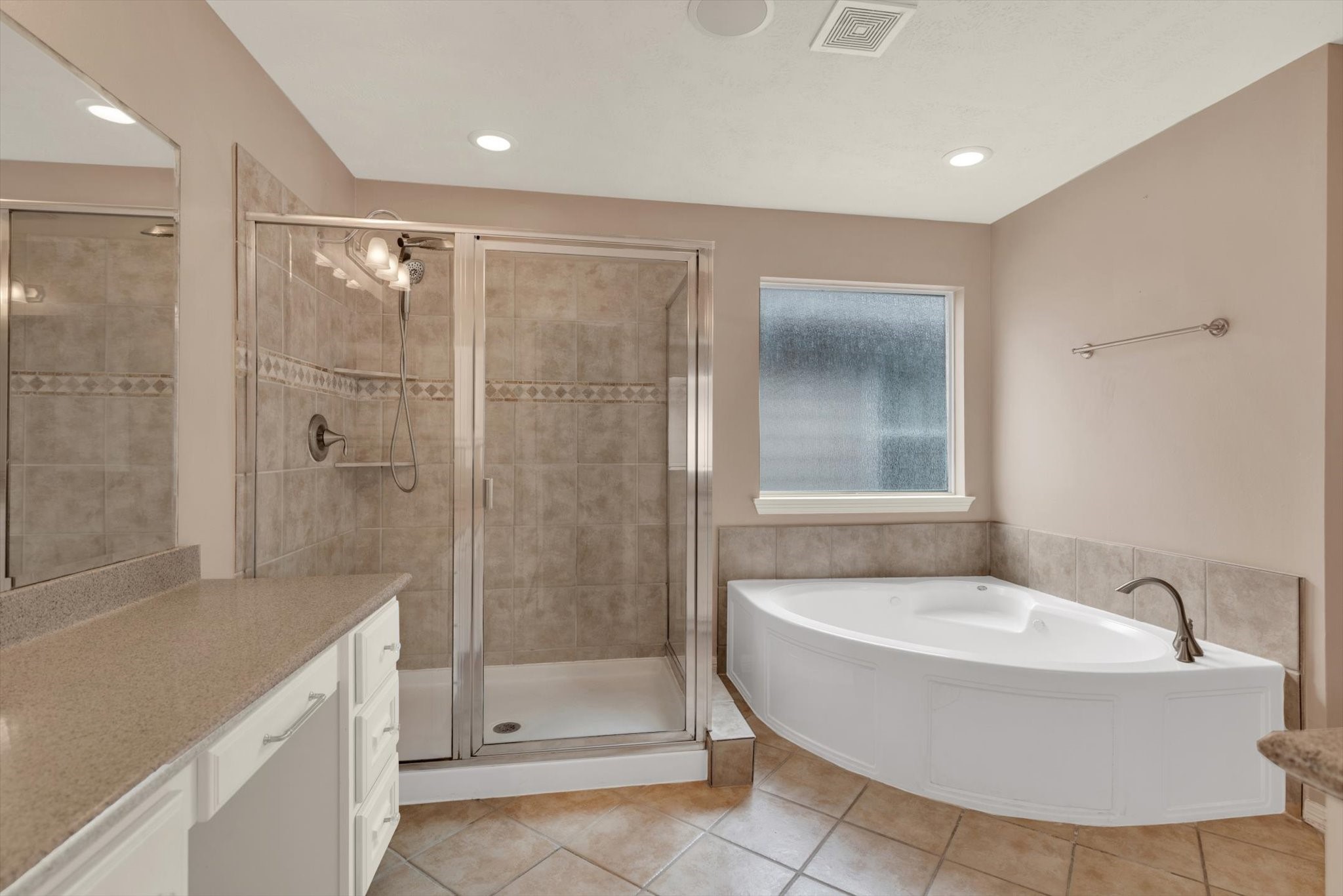 1524 Birdsall Street Property Photo 32