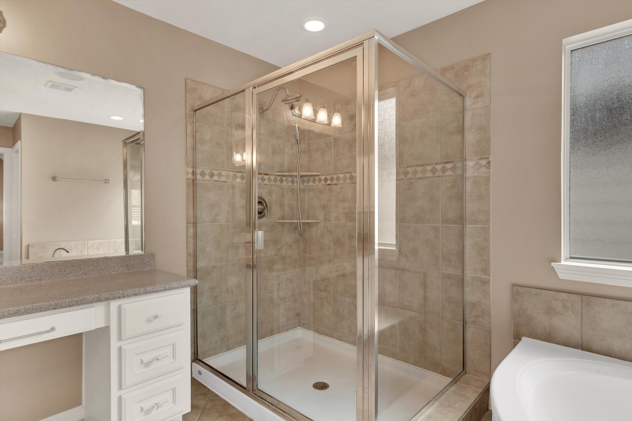 1524 Birdsall Street Property Photo 33