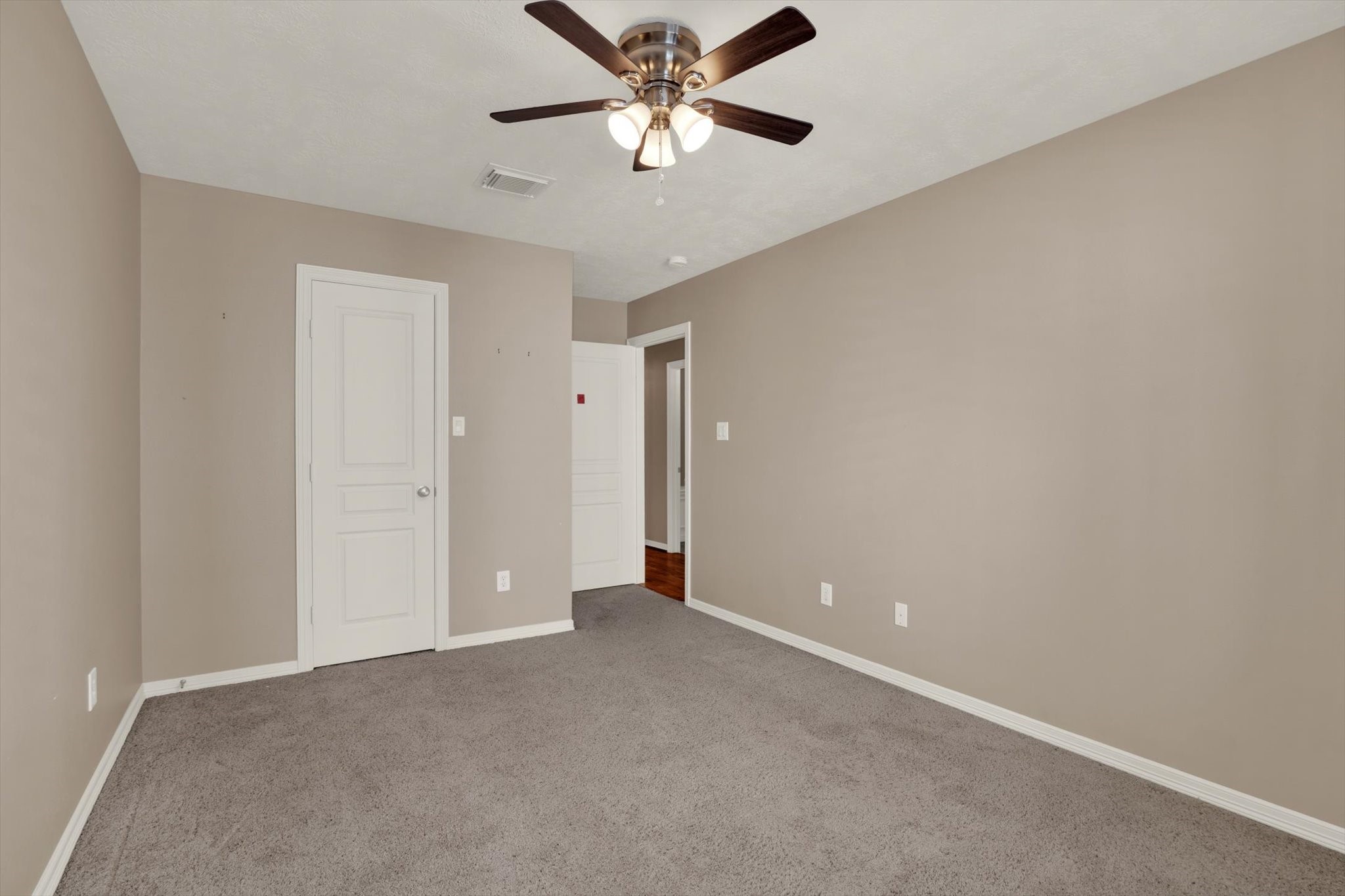 1524 Birdsall Street Property Photo 37