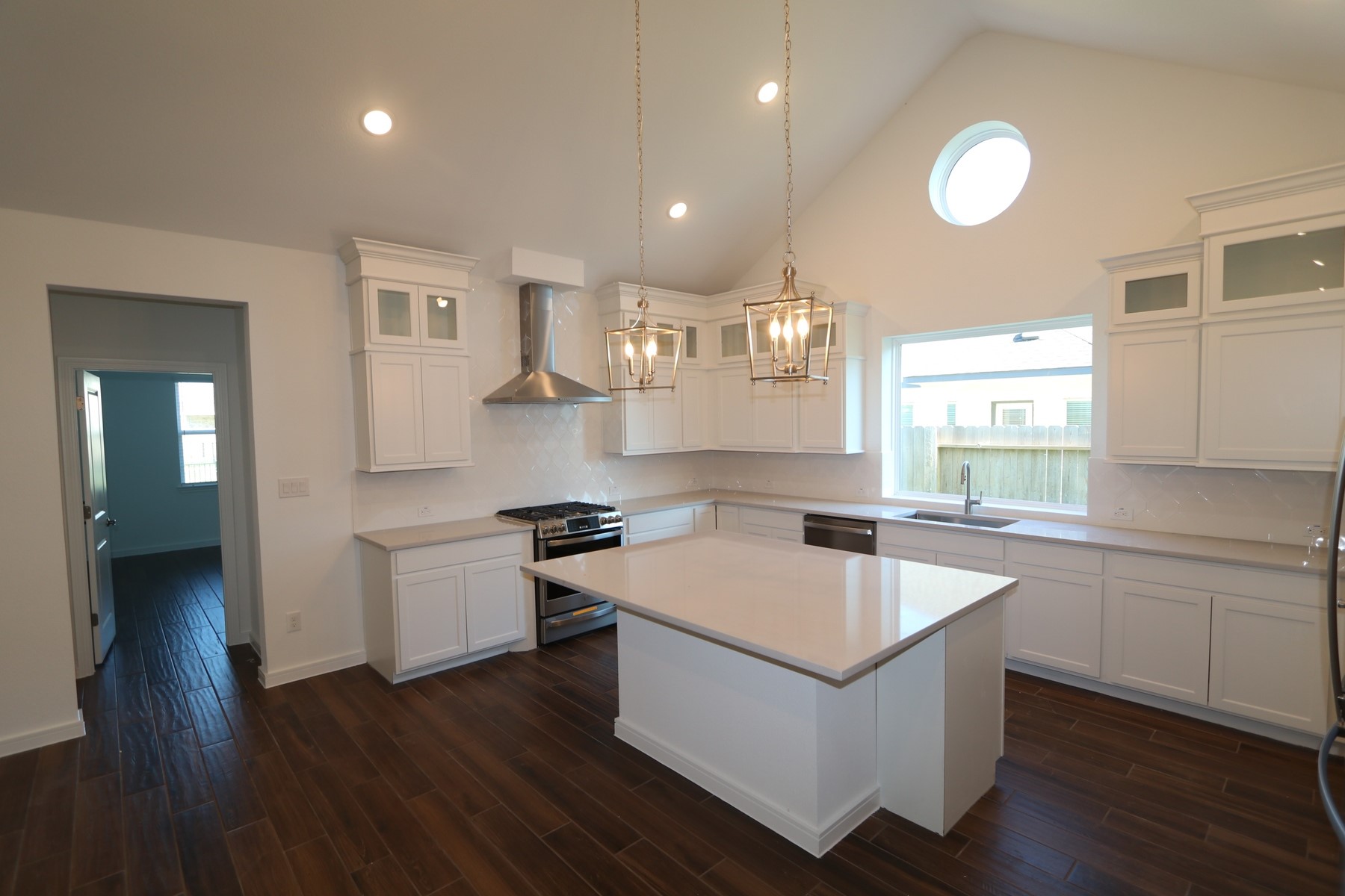 2527 Good Morrow Drive Property Photo 4