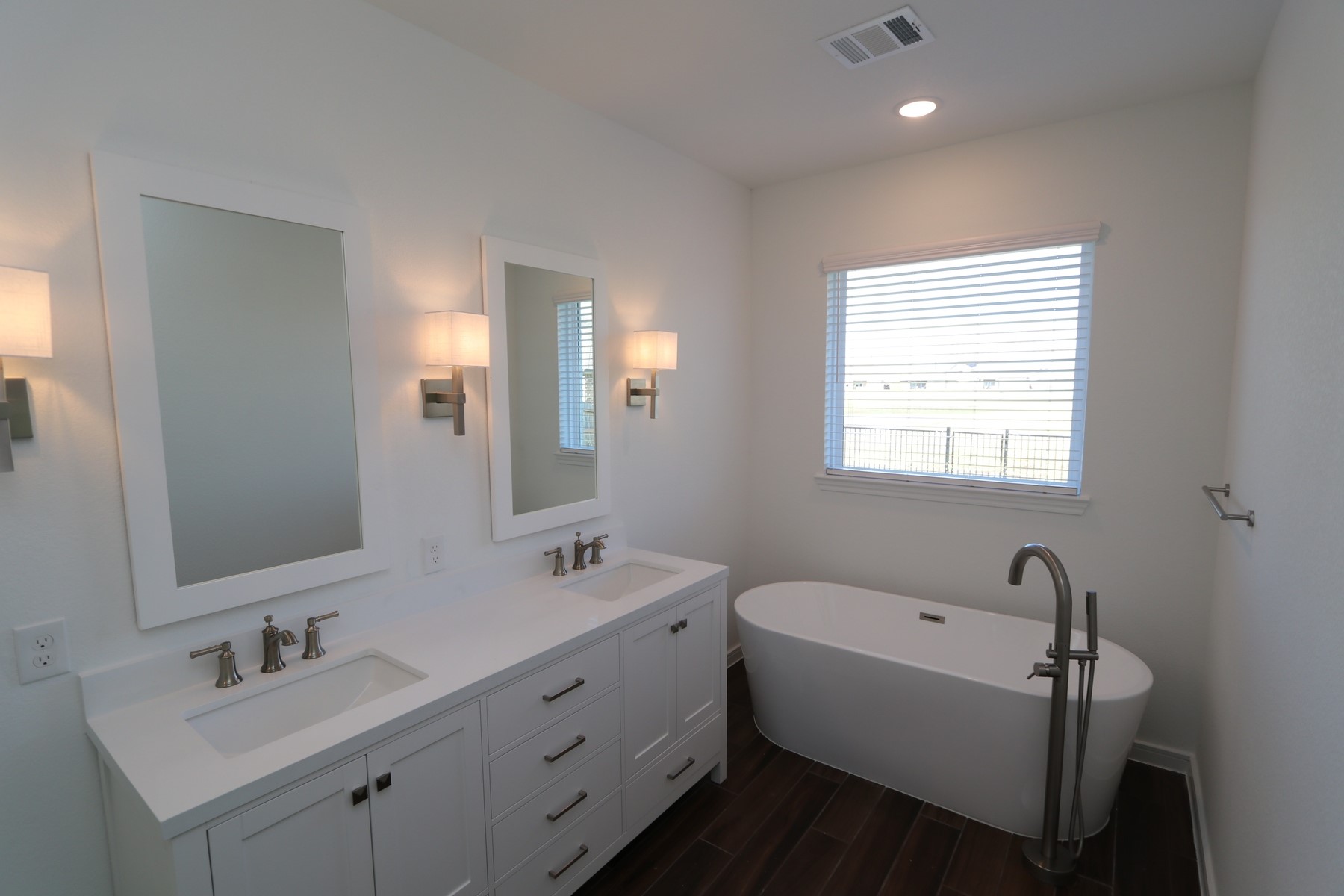 2527 Good Morrow Drive Property Photo 11