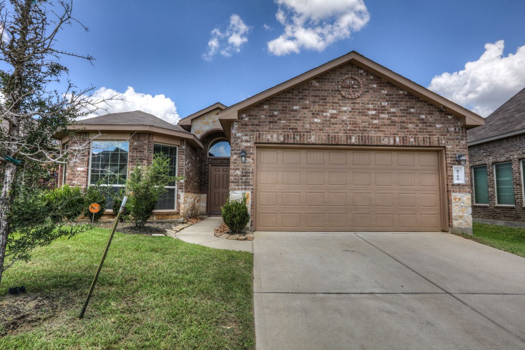 8706 Alicia Drive Property Photo 1
