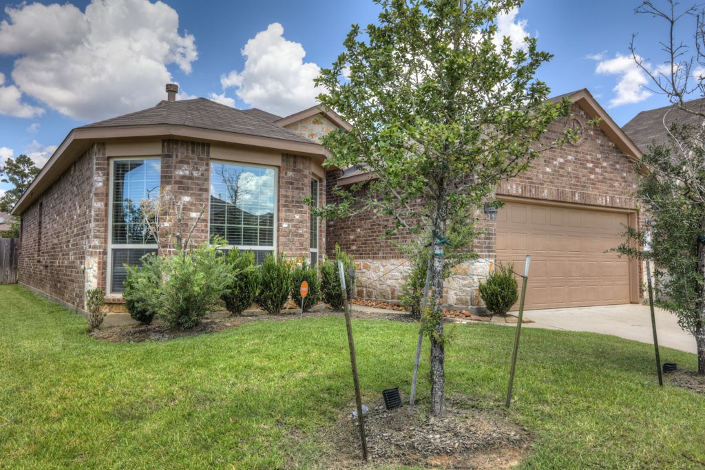 8706 Alicia Drive Property Photo 2