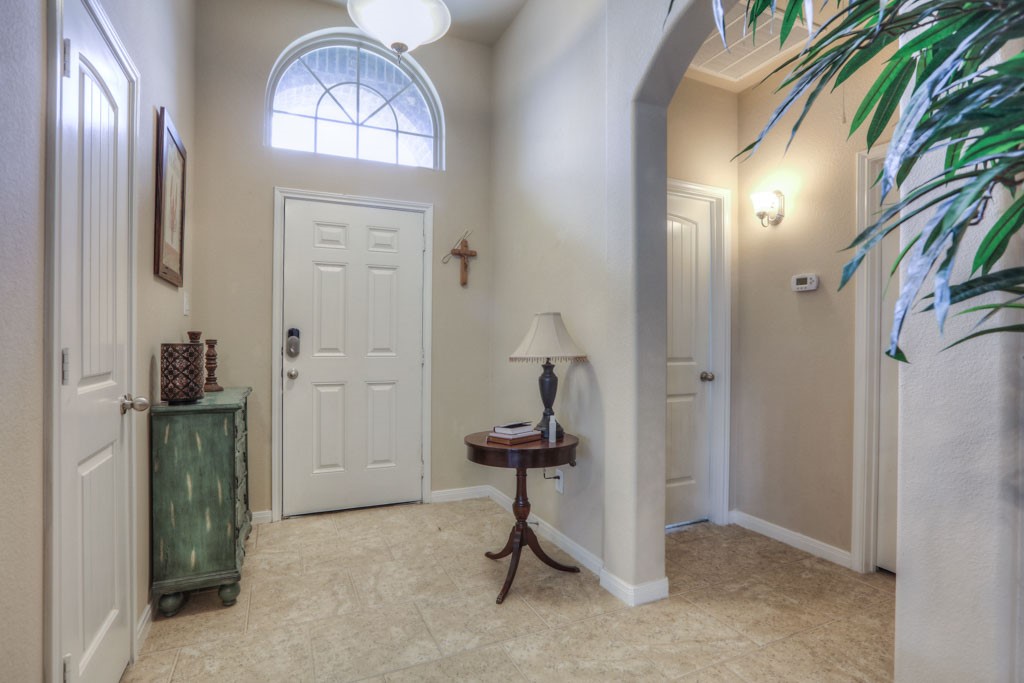 8706 Alicia Drive Property Photo 4