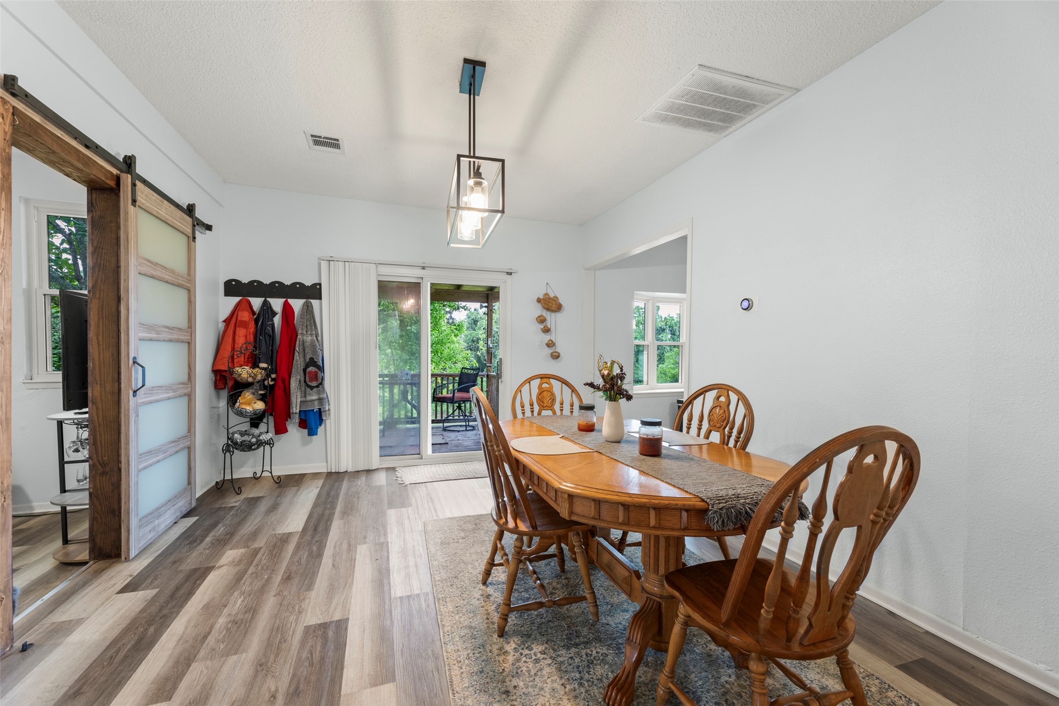 703 Pecan Valley Drive Property Photo 17