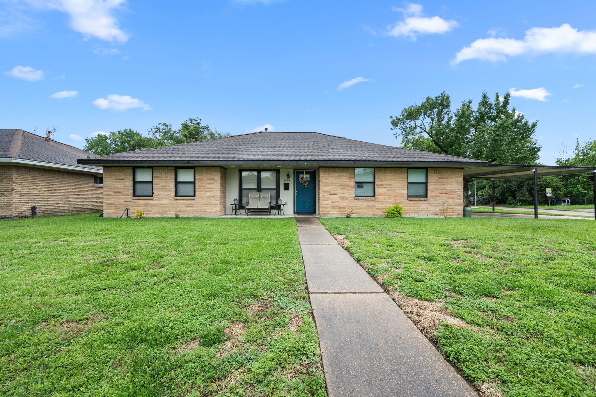 8215 Braes River Drive Property Photo 2