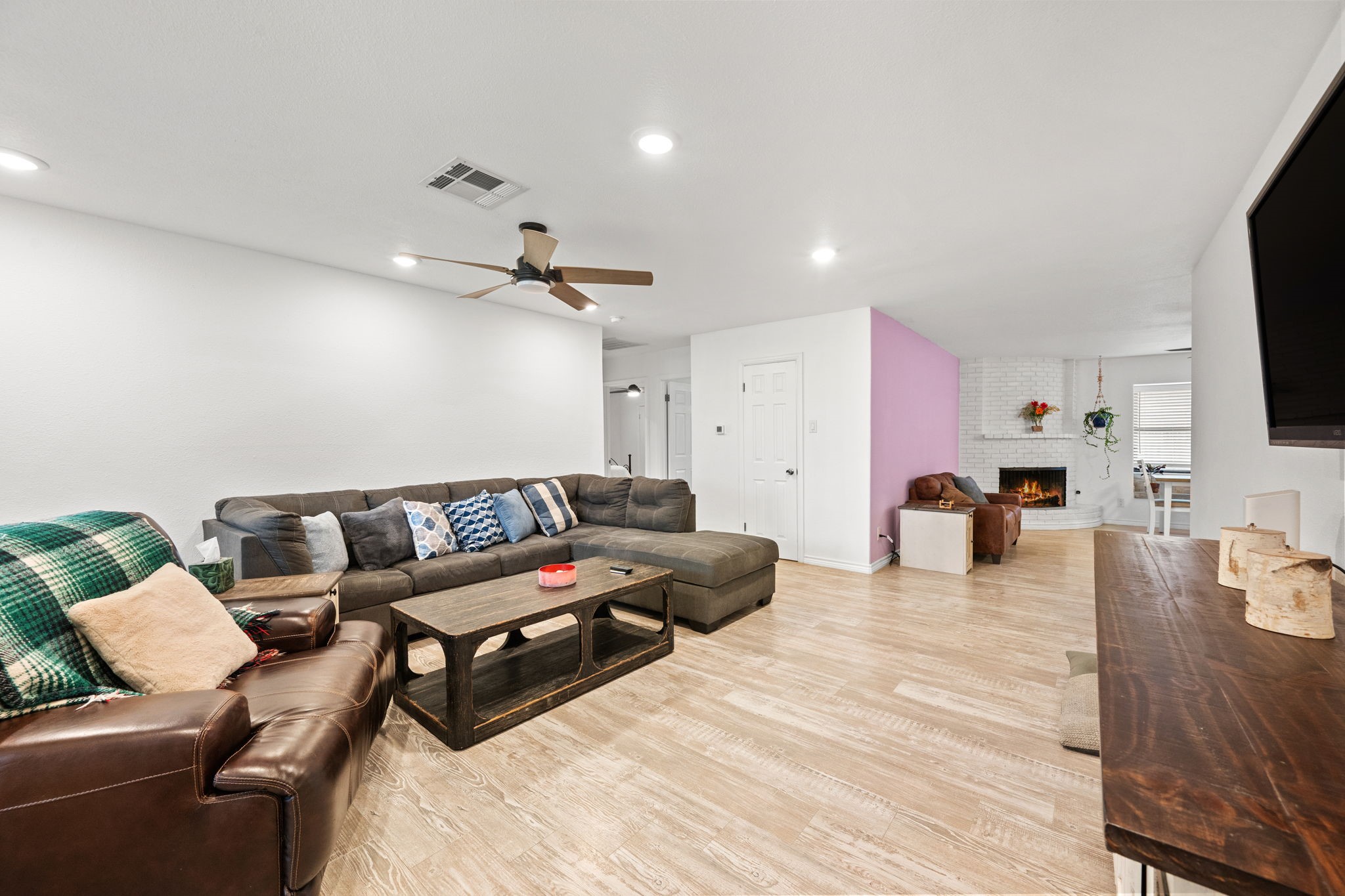 8215 Braes River Drive Property Photo 6